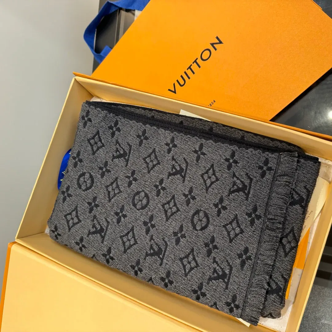 Шарфы Louis Vuitton 1303446
