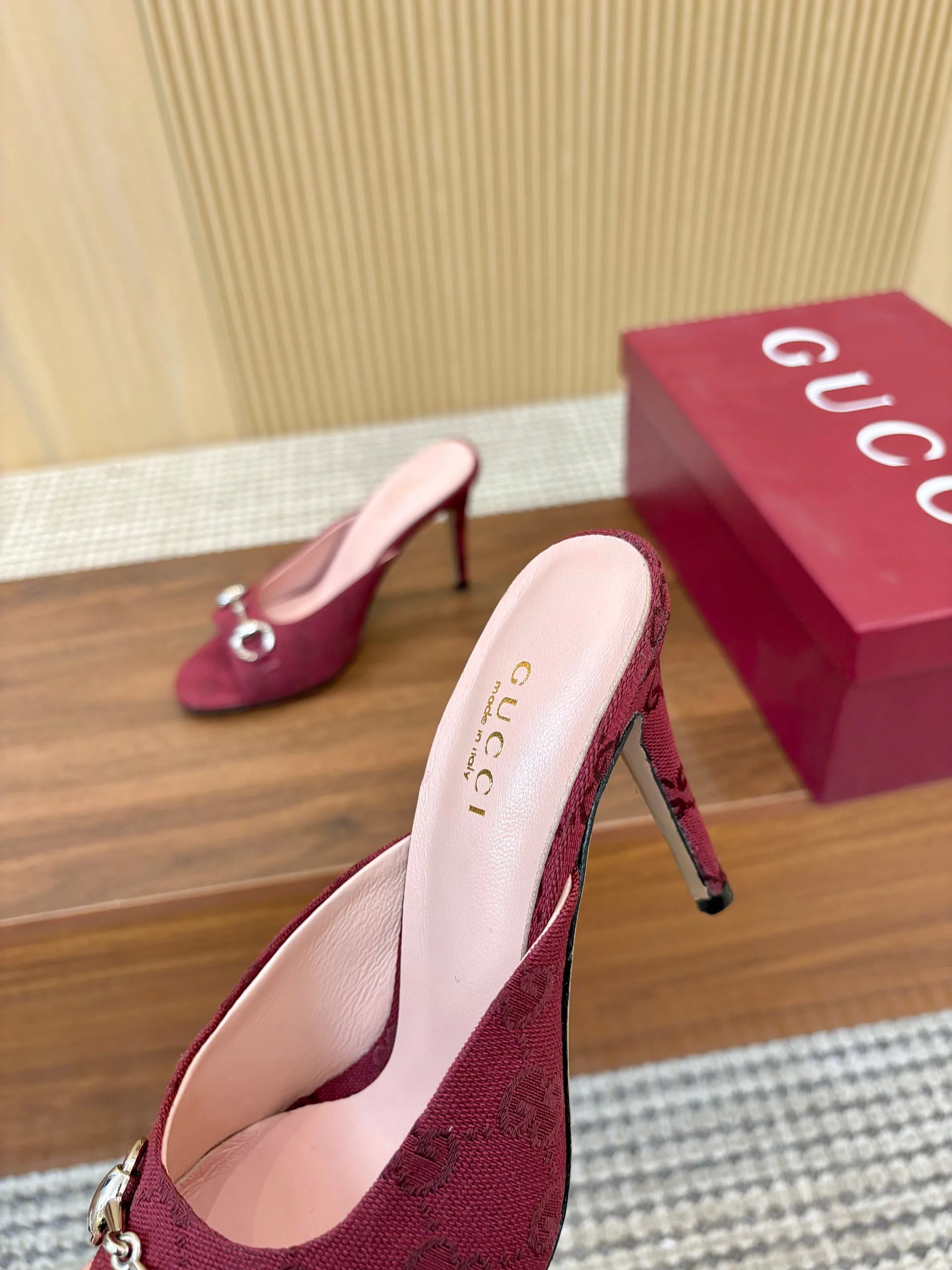Босоножки Женские Gucci 11529295