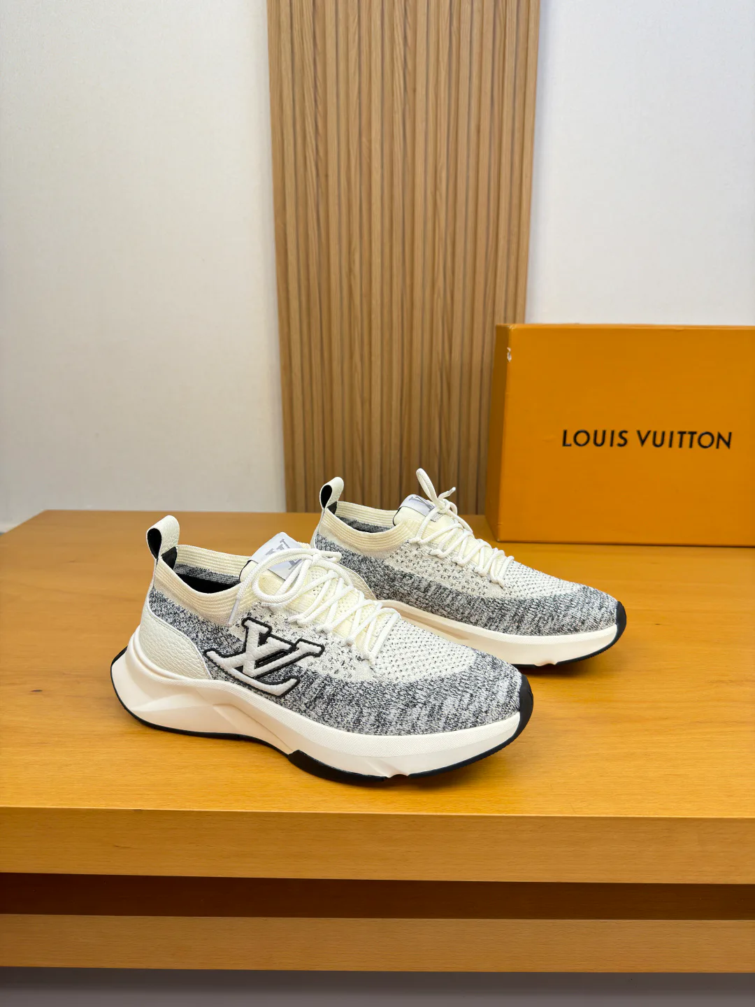Кроссовки Мужские Louis Vuitton 18142541