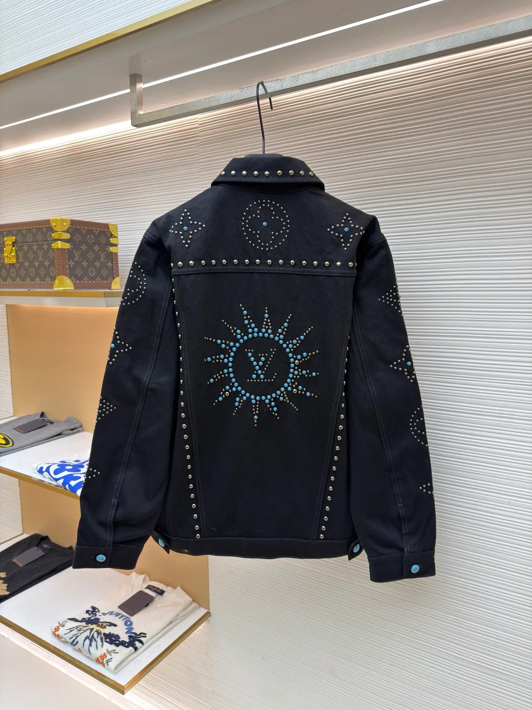 Куртки И Пуховики Мужские Louis Vuitton 9033827