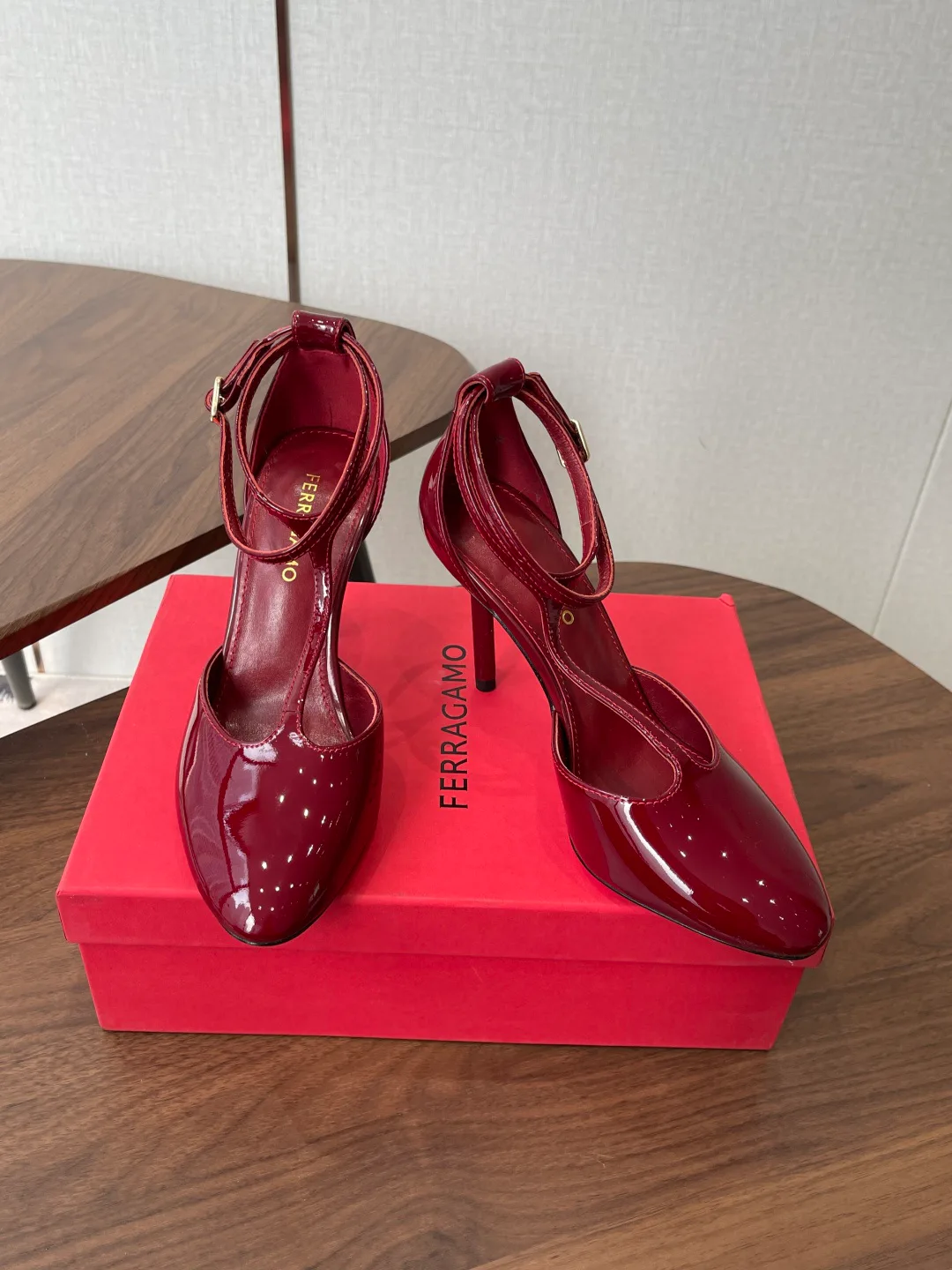 Туфли Женские Salvatore Ferragamo 11966278