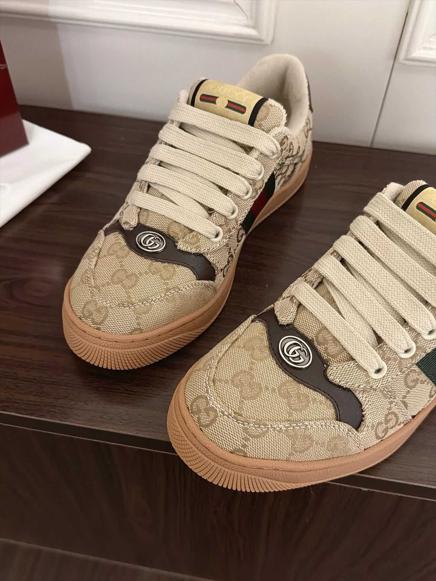 Кроссовки Женские Gucci 18889294