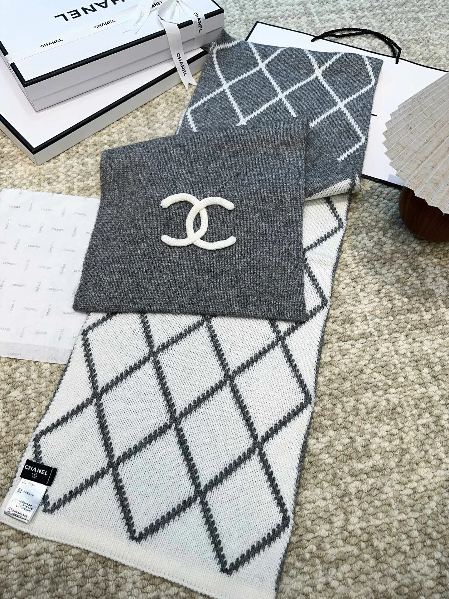 Шарфы Chanel 18105433