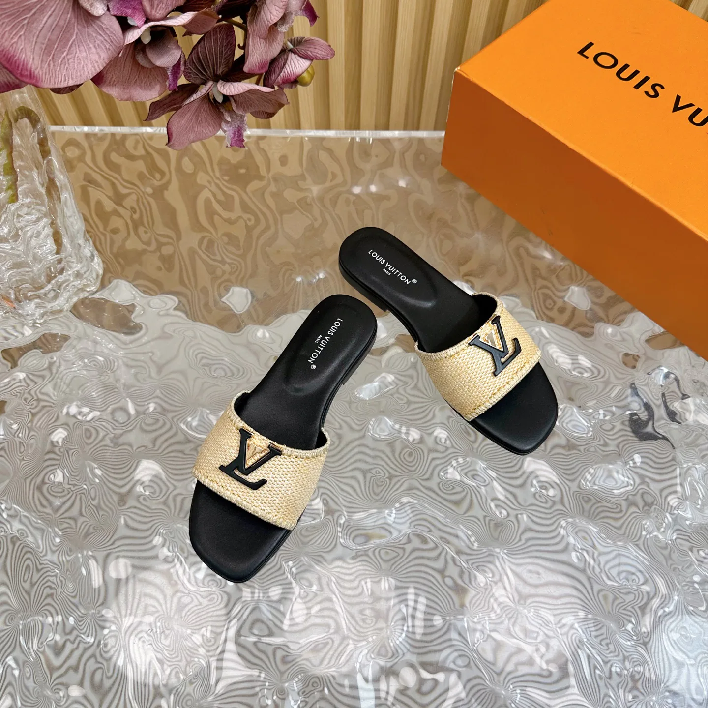 Шлепанцы Женские Louis Vuitton 629241