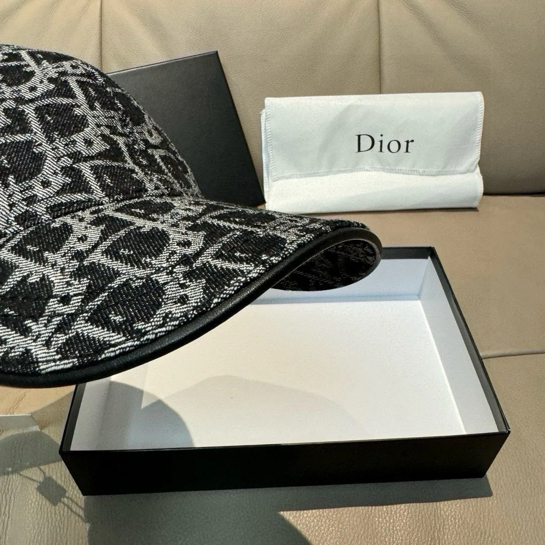 Головные Уборы Christian Dior 18105248