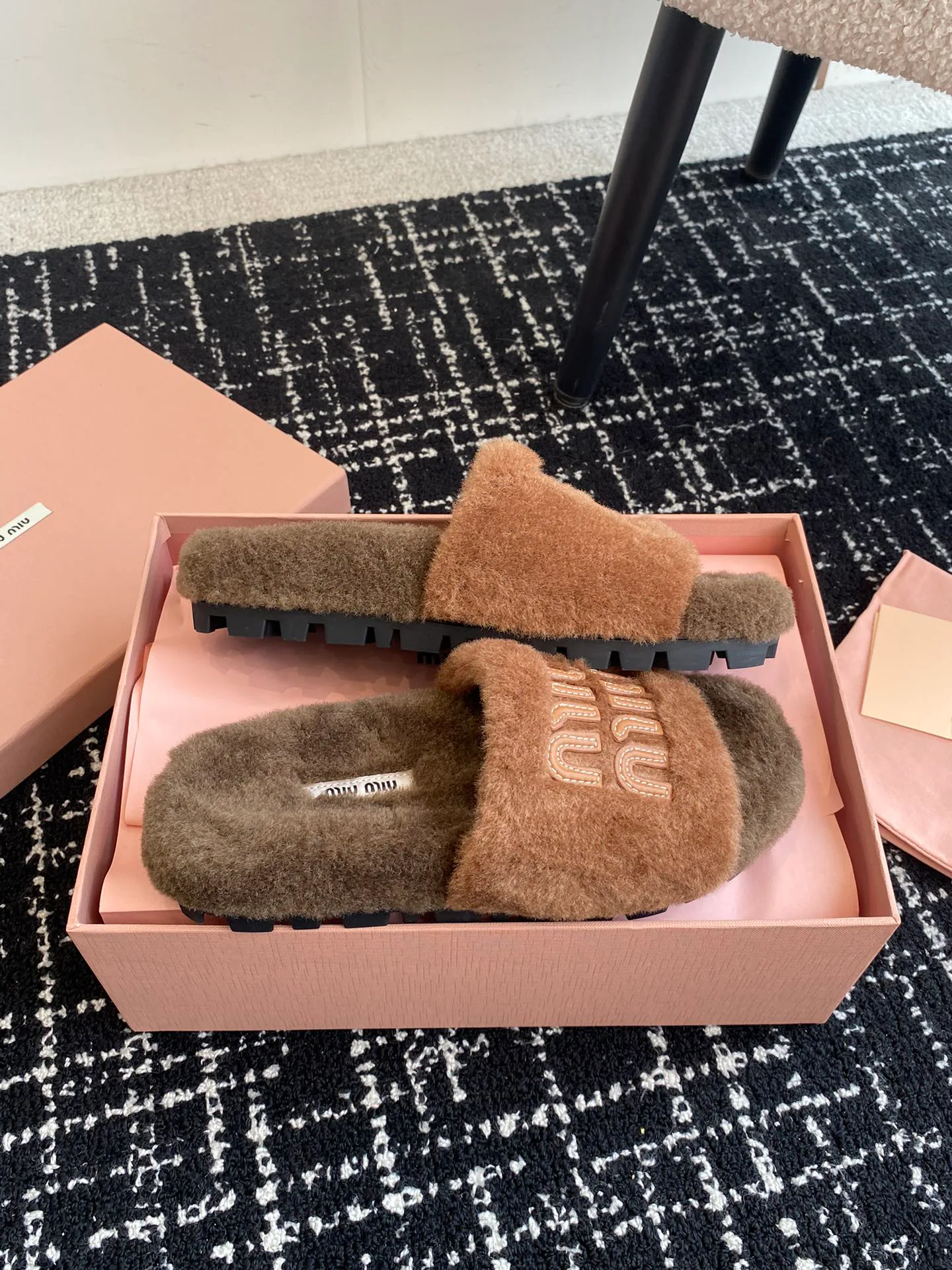 Тапочки Женские Miu Miu 18241535