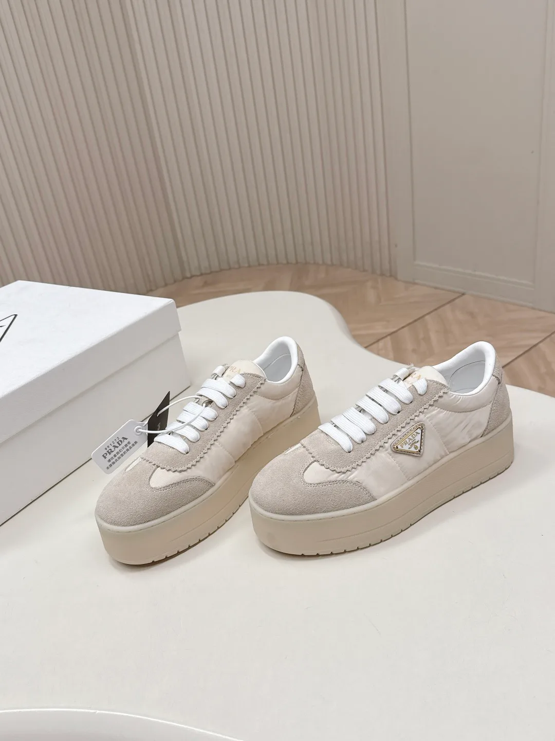 Кроссовки Женские Prada 11594934