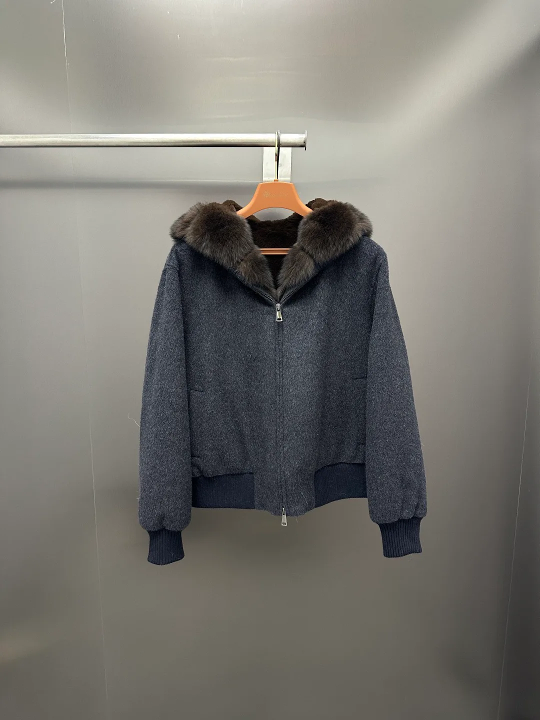 Куртки И Пуховики Женские Loro Piana 18761144