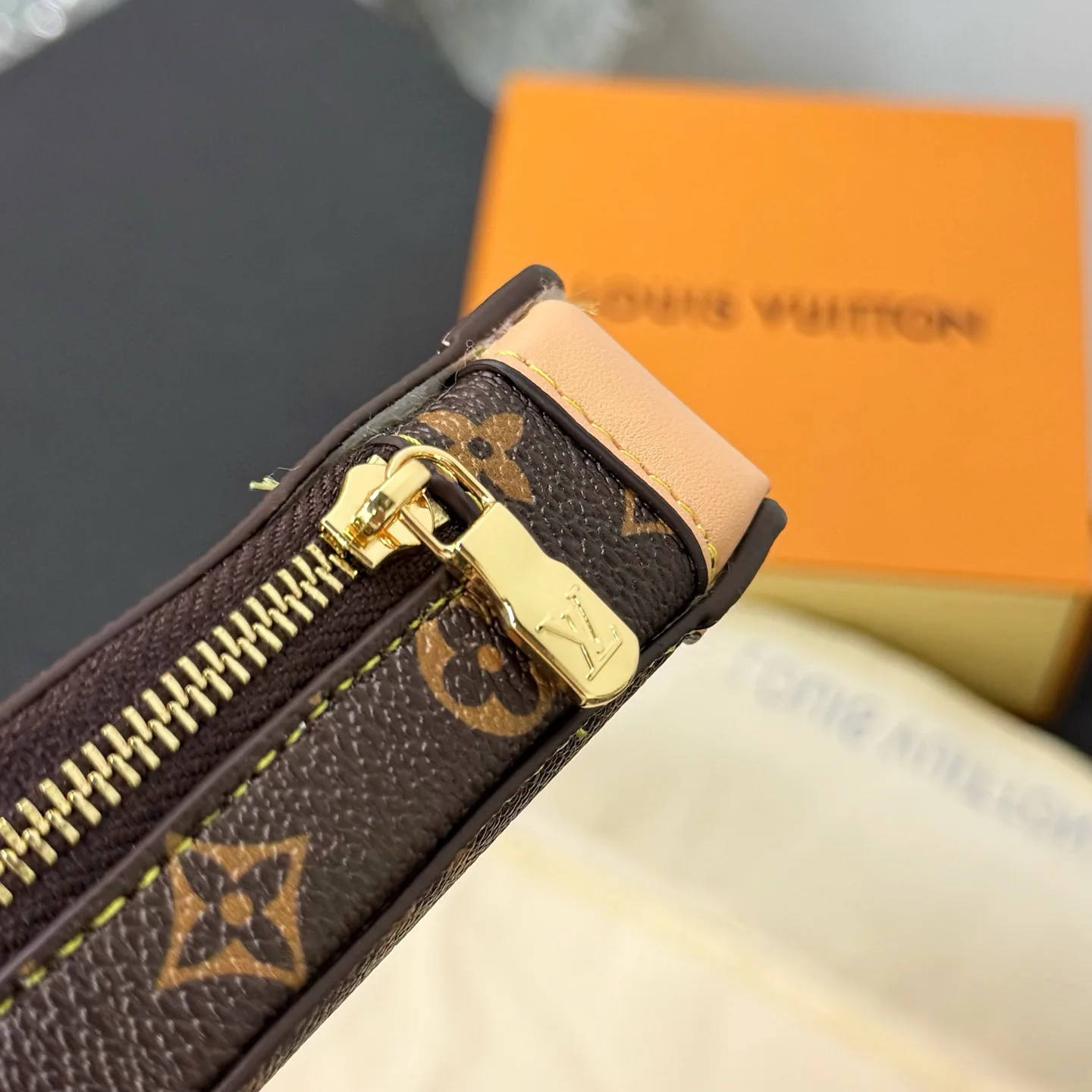 Клатчи Женские Louis Vuitton 13271459