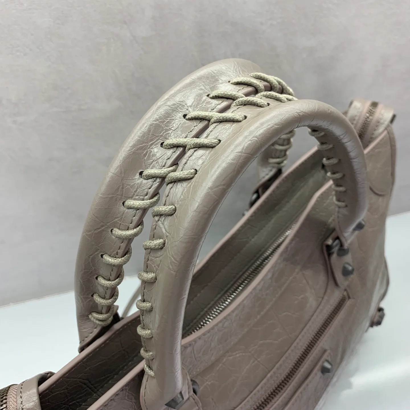 Классические Сумки Женские Balenciaga 18135970