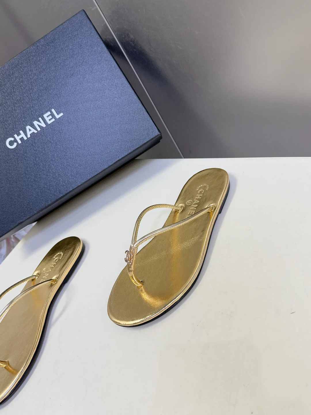 Шлепанцы Женские Chanel 11677230