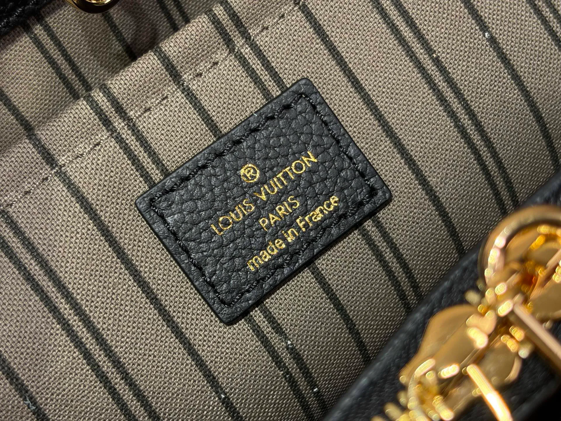 Классические Сумки Женские Louis Vuitton 18240333