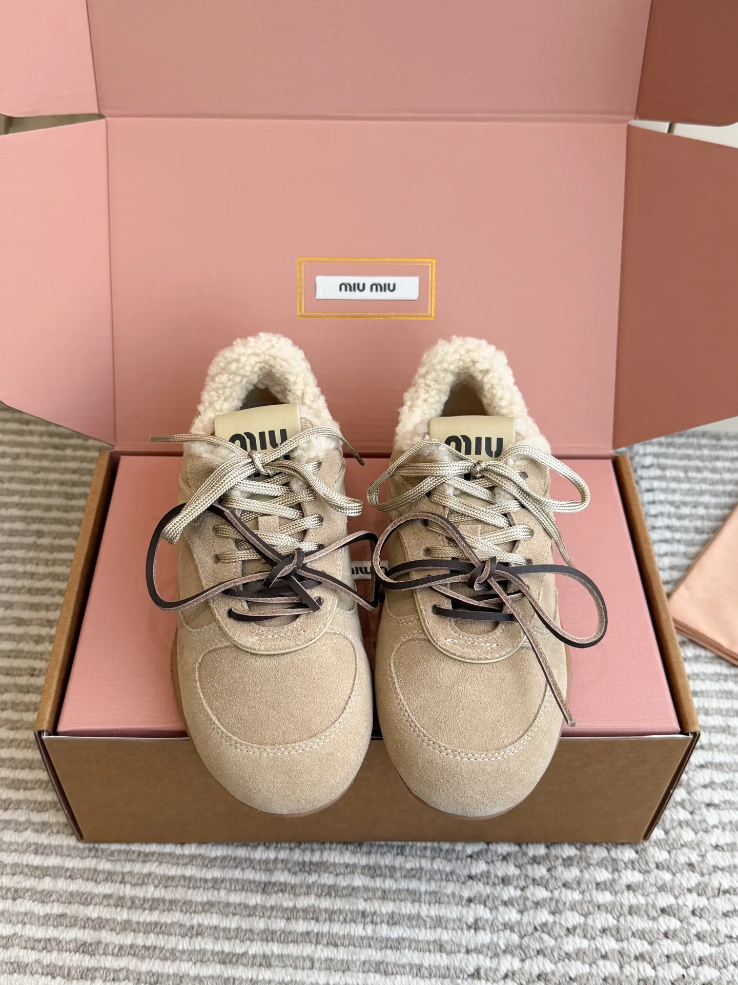 Кроссовки Женские Miu Miu 19667940