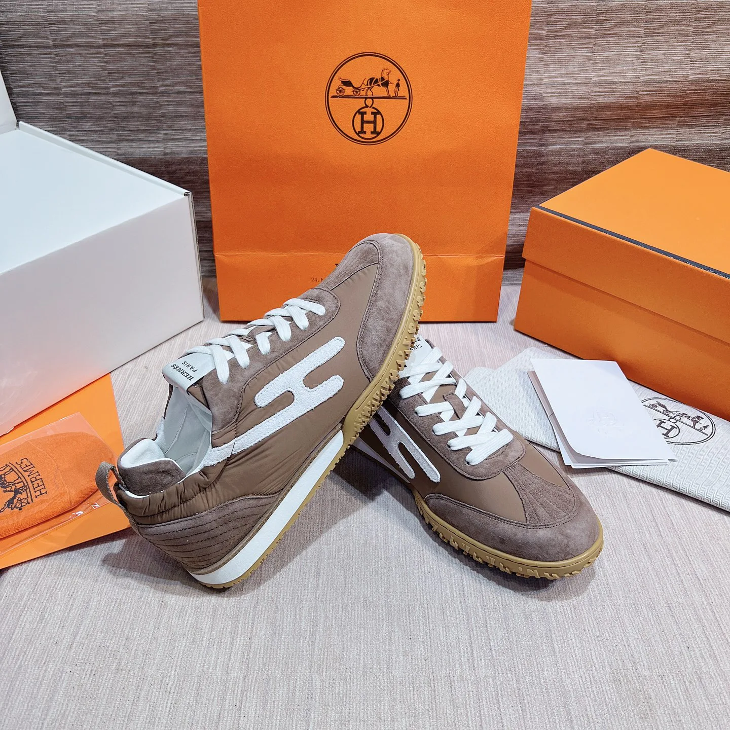 Кроссовки Женские Hermes 17749542