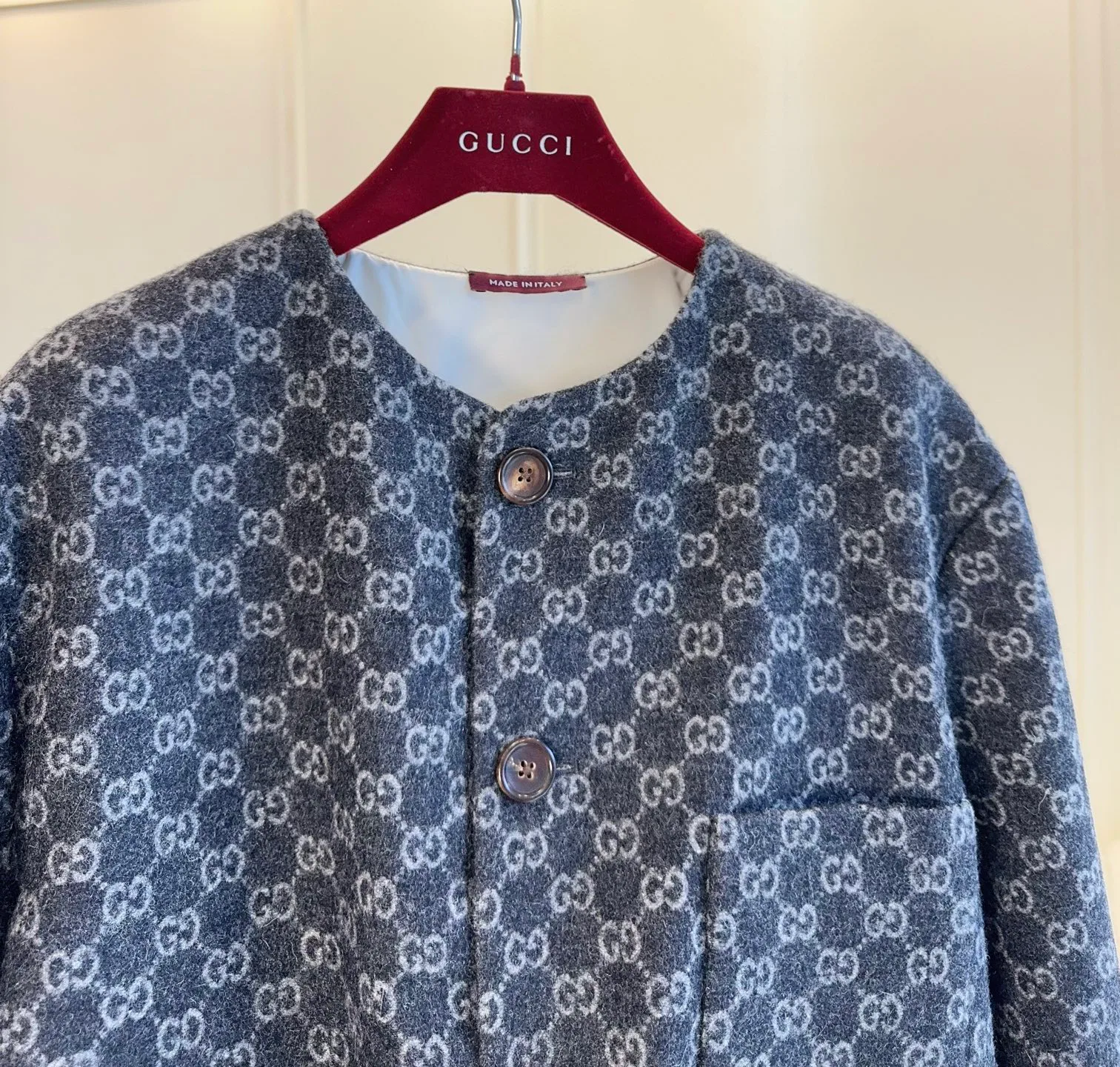 Куртки И Пуховики Женские Gucci 18866534