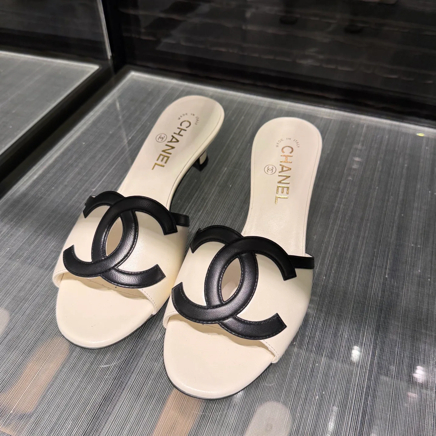 Кошельки Chanel 11571382