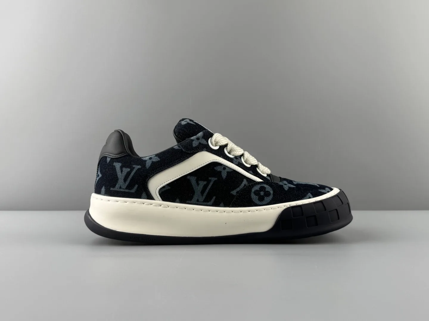 Кроссовки Женские Louis Vuitton 17293055