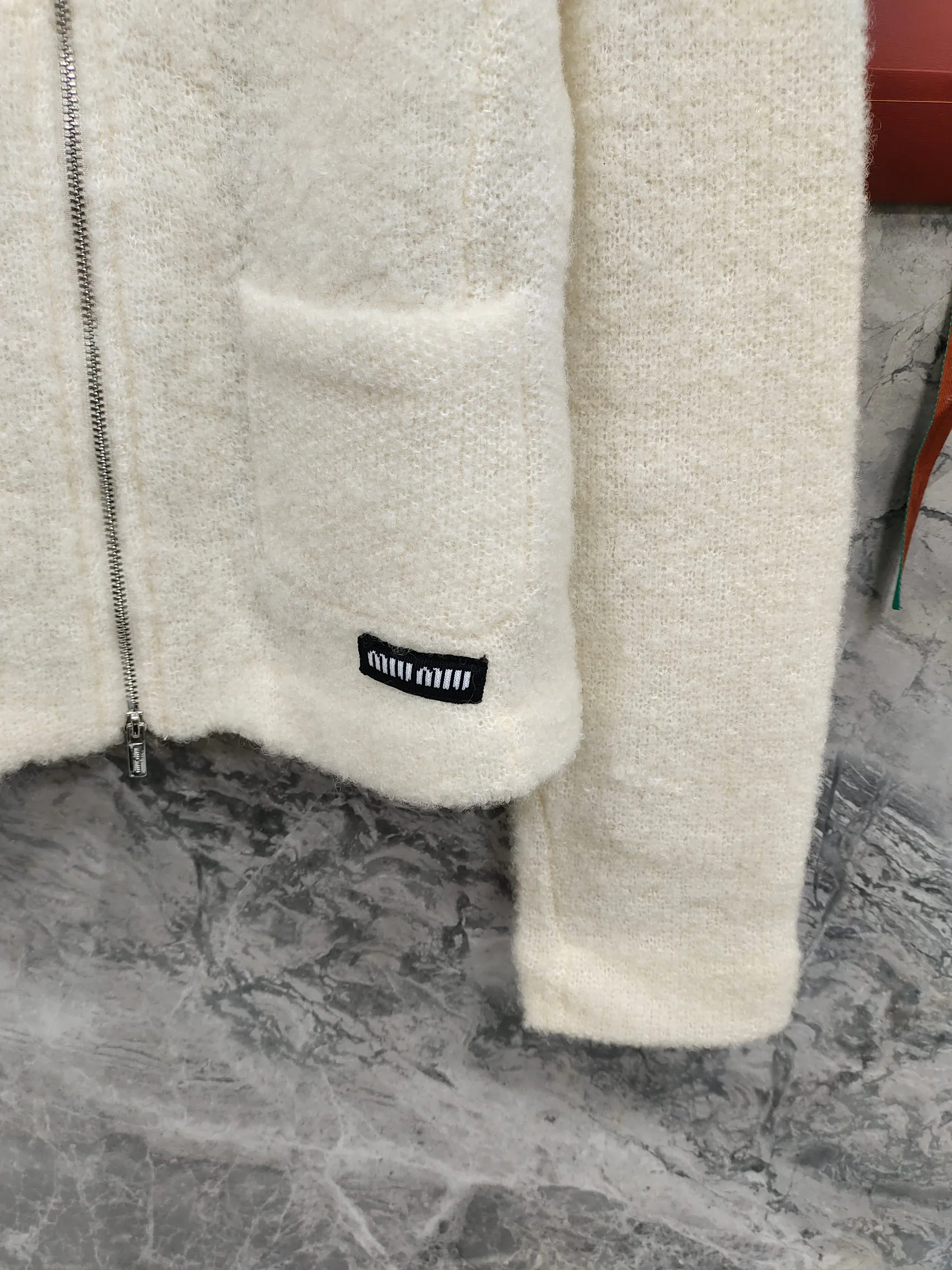Куртки И Пуховики Женские Miu Miu 18158528