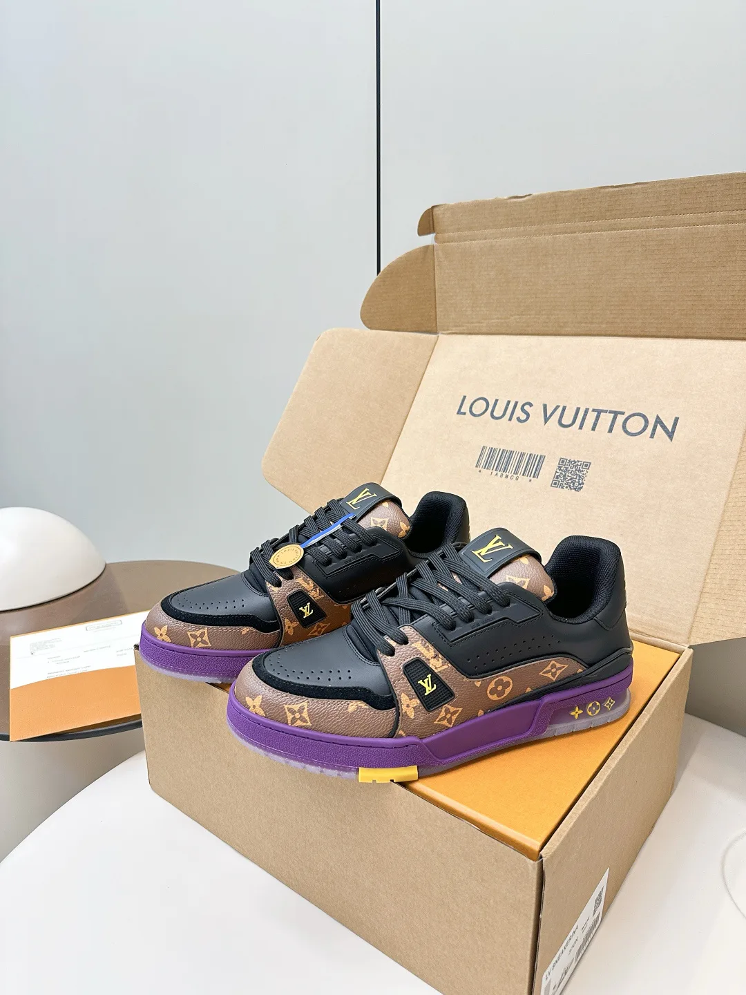 Кроссовки Женские Louis Vuitton 11778730