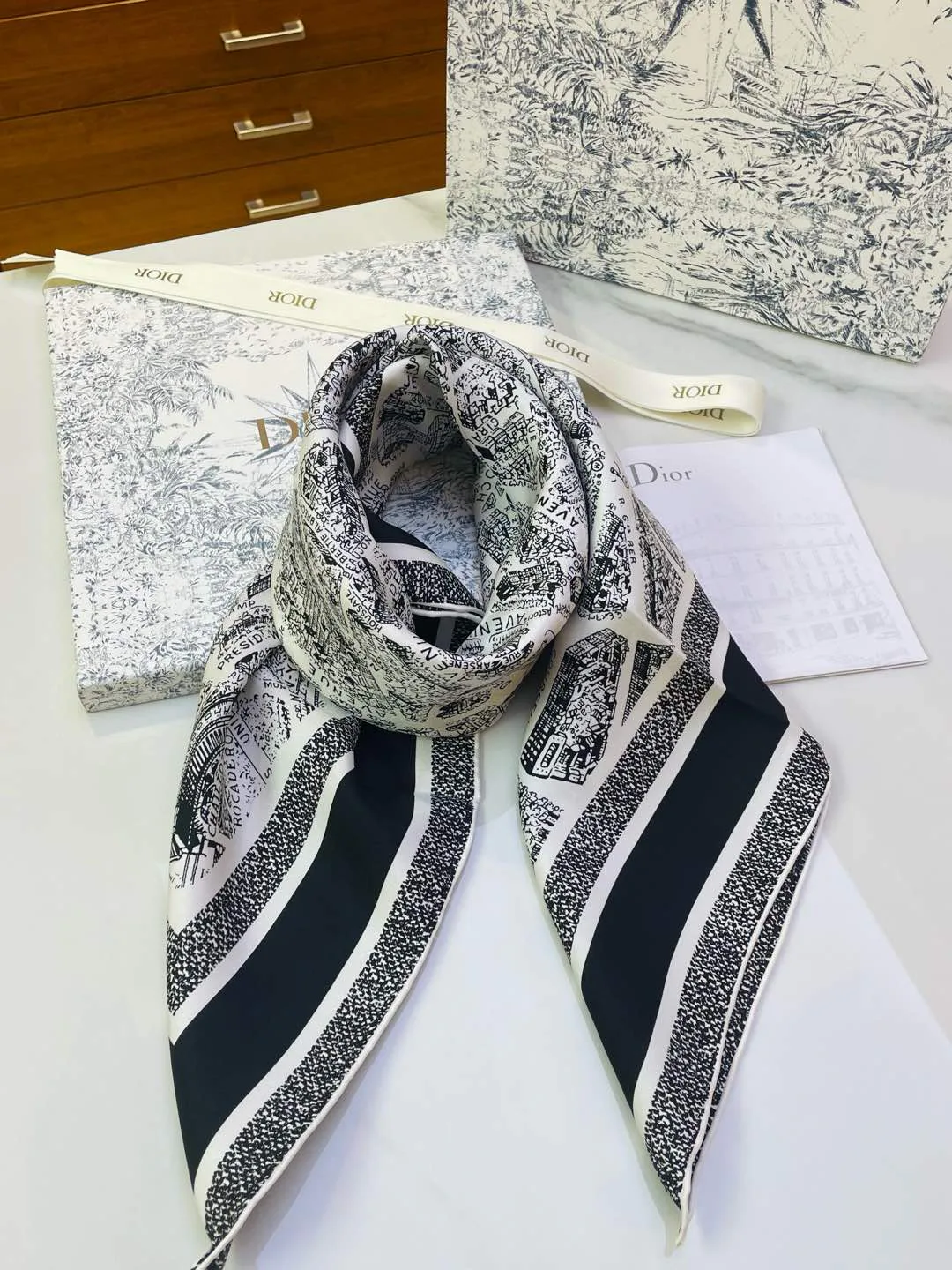 Платки Christian Dior 9886890