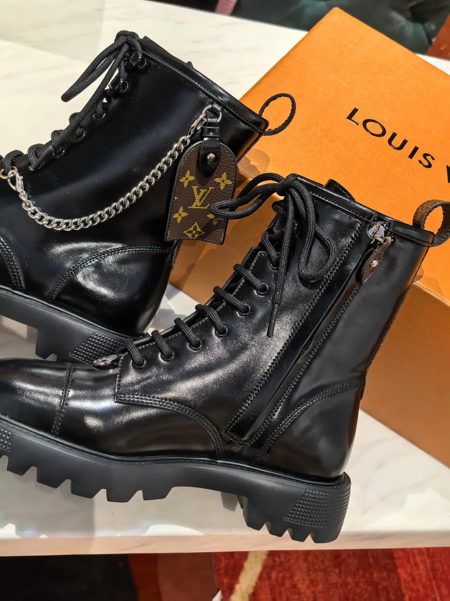 Ботинки Женские Louis Vuitton 18736016