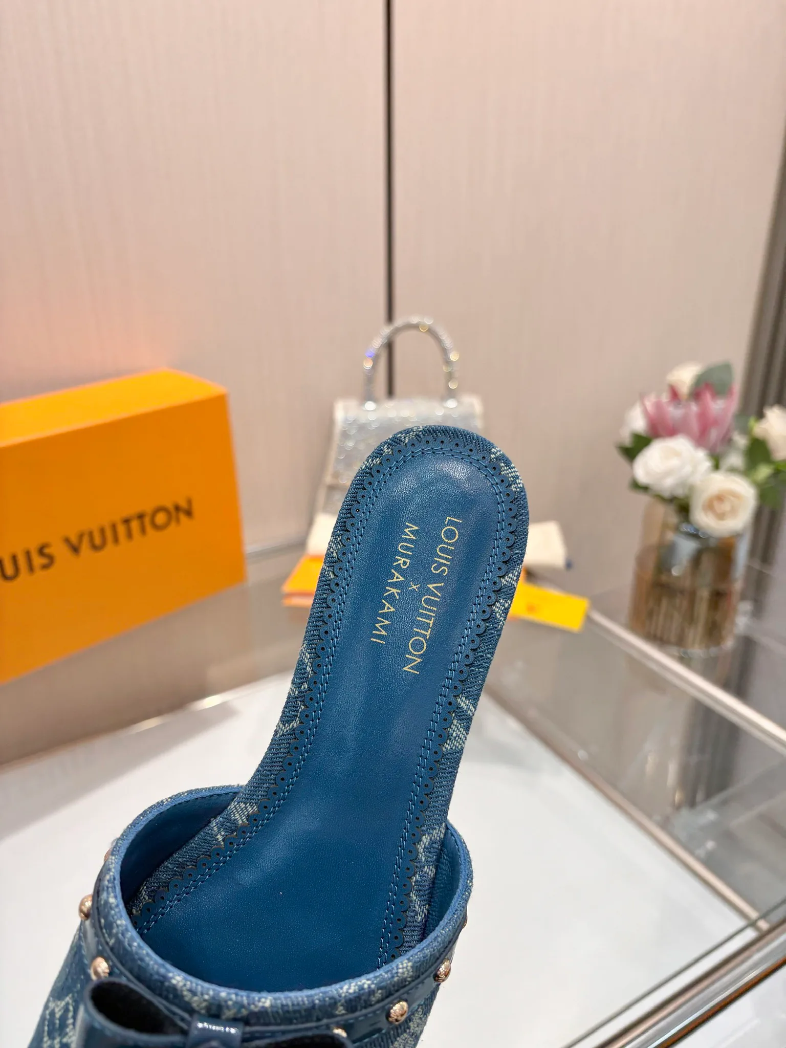 Шлепанцы Женские Louis Vuitton 19205