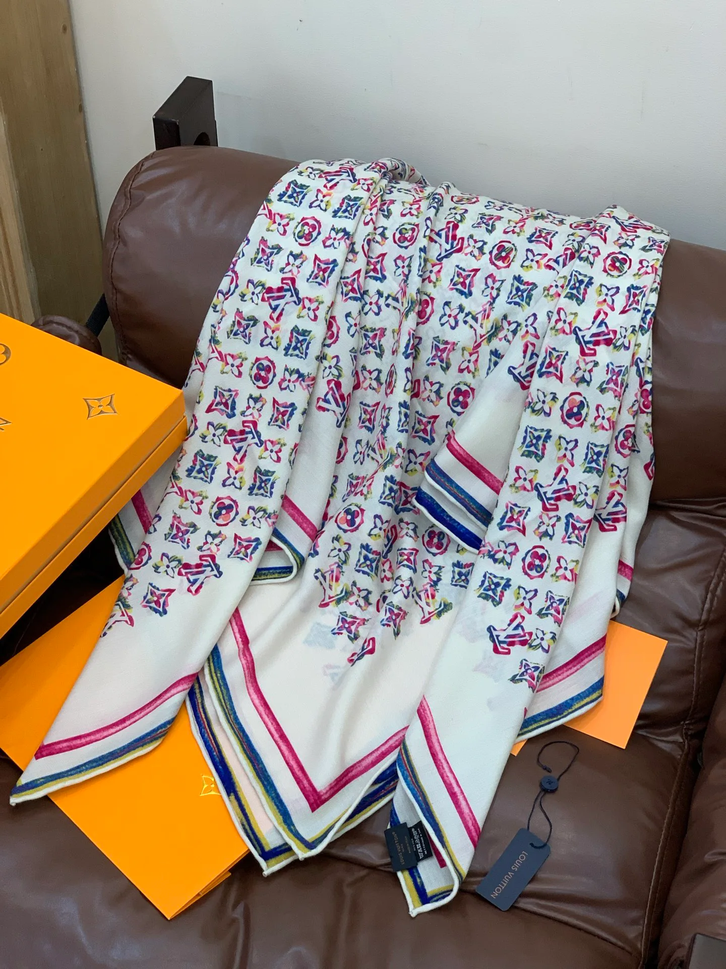 Шарфы Louis Vuitton 318427