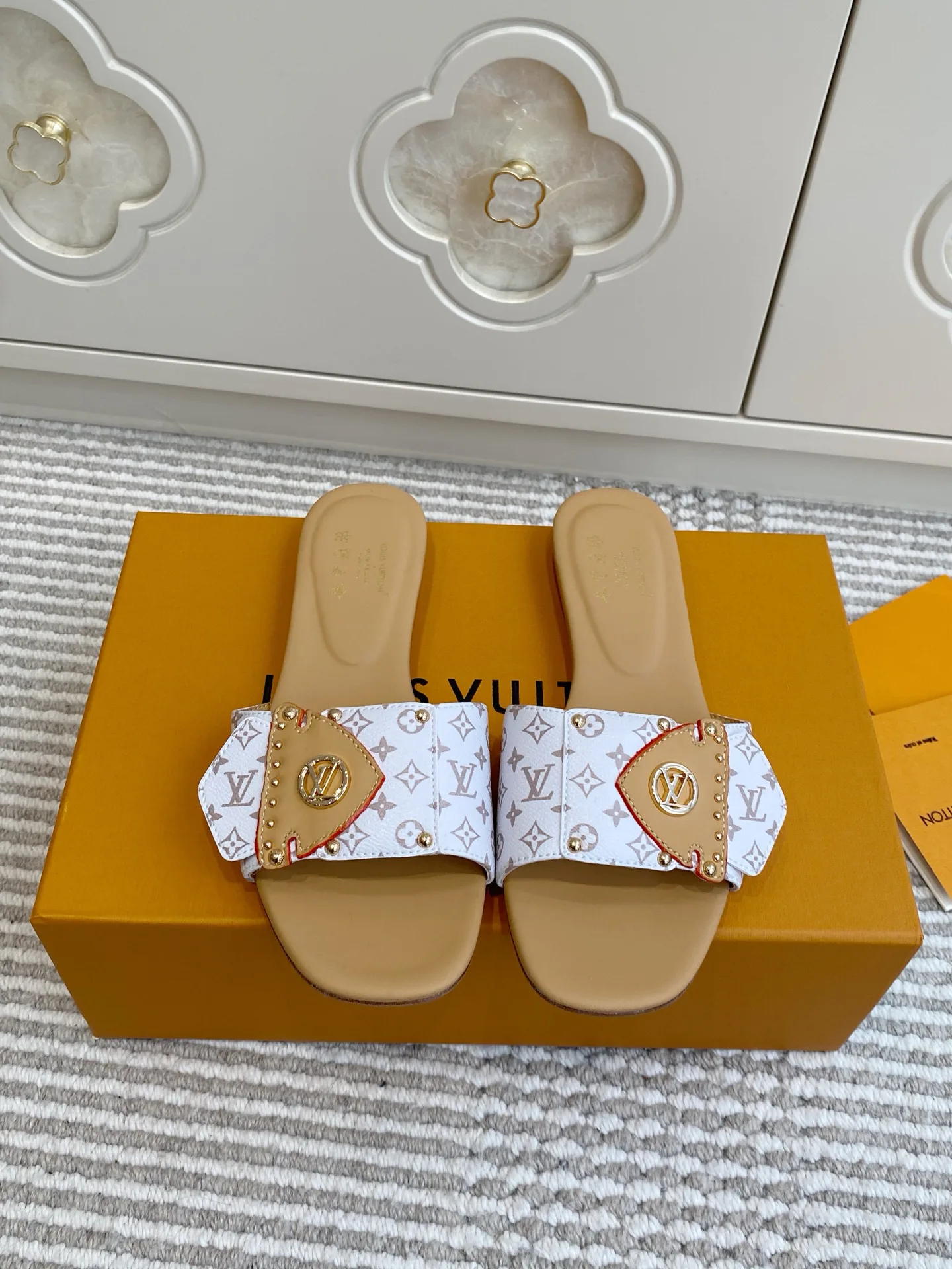 Шлепанцы Женские Louis Vuitton 12779833