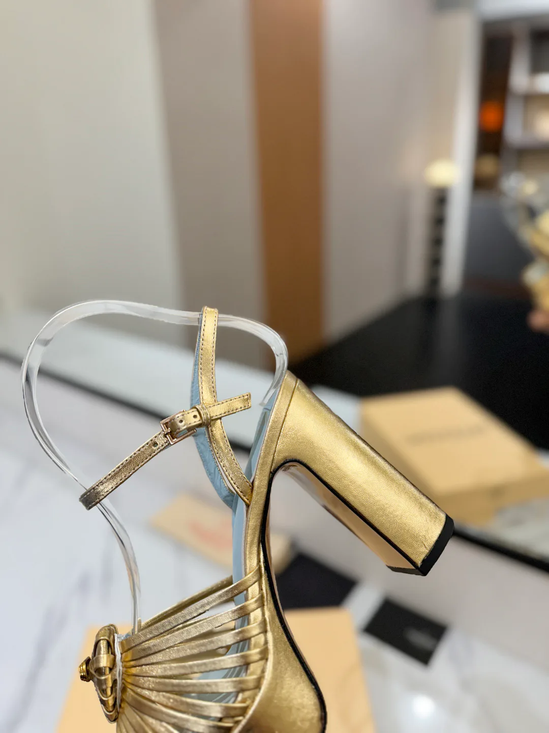 Босоножки Женские Valentino 10026783