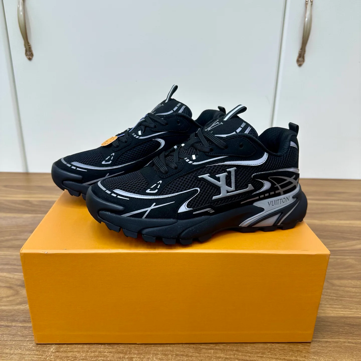 Кроссовки Мужские Louis Vuitton 17477024