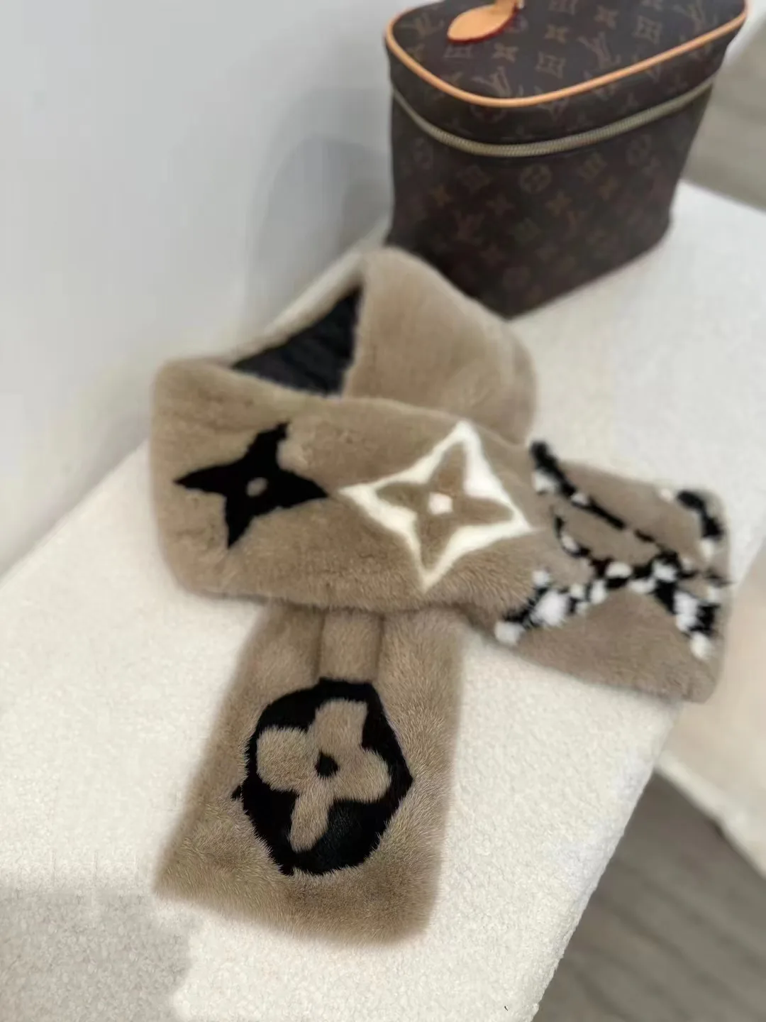 Шарфы Louis Vuitton 1065910