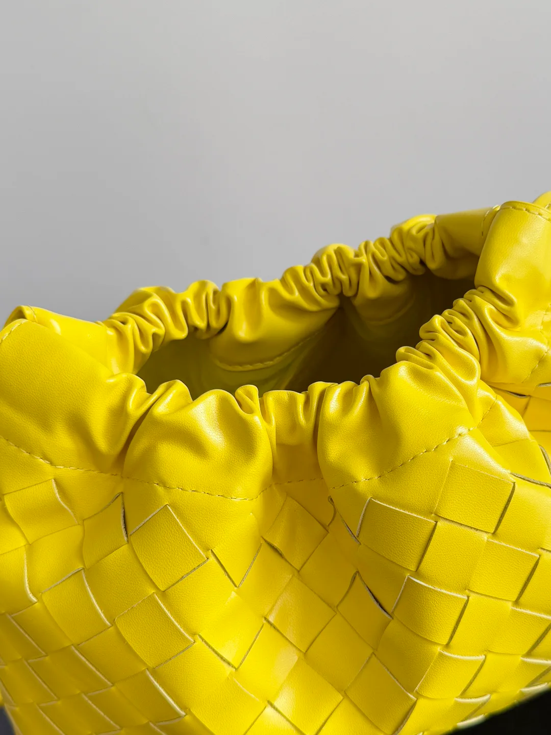 Сумки На Ремне Женские Bottega Veneta 11255447