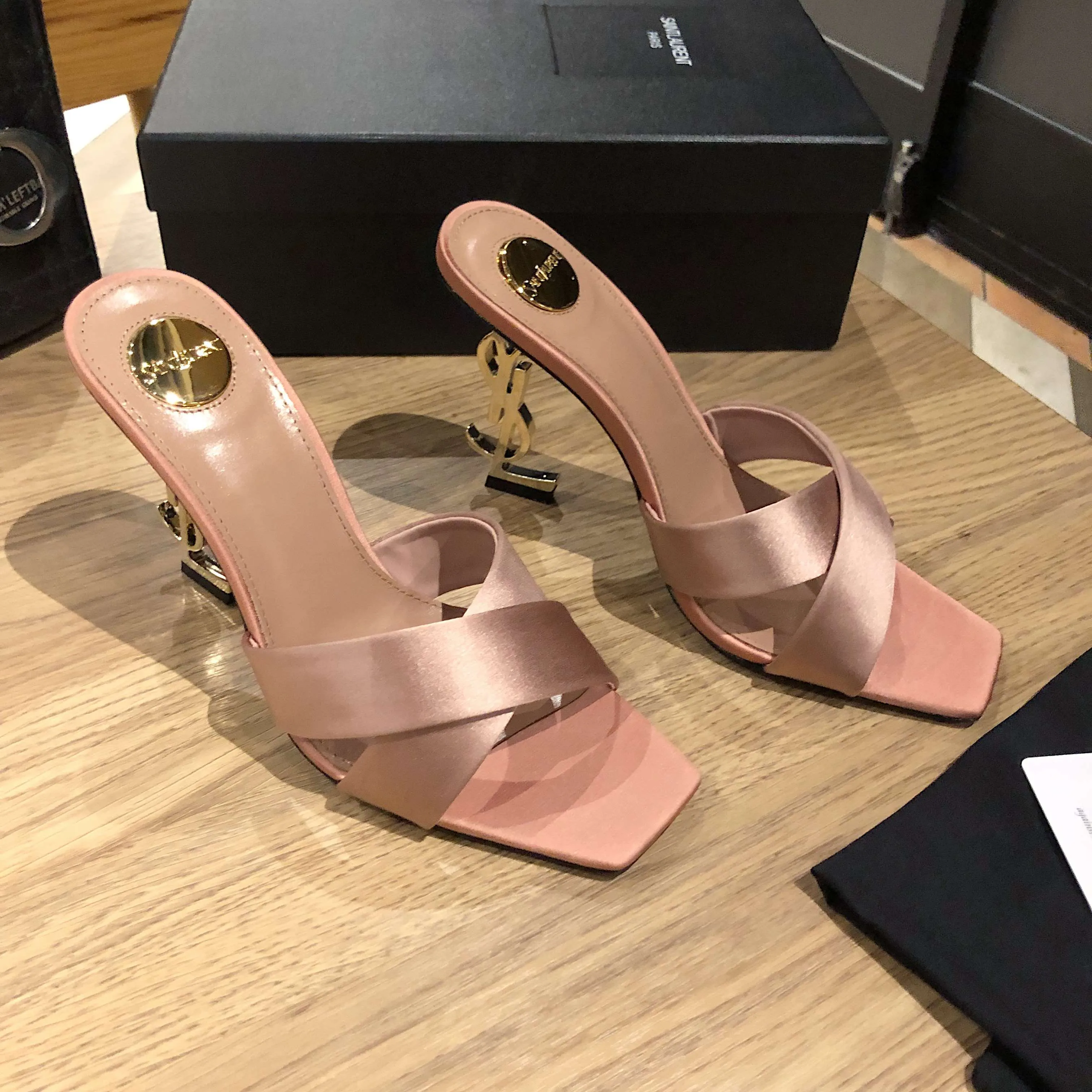 Босоножки Женские Saint Laurent 11220504