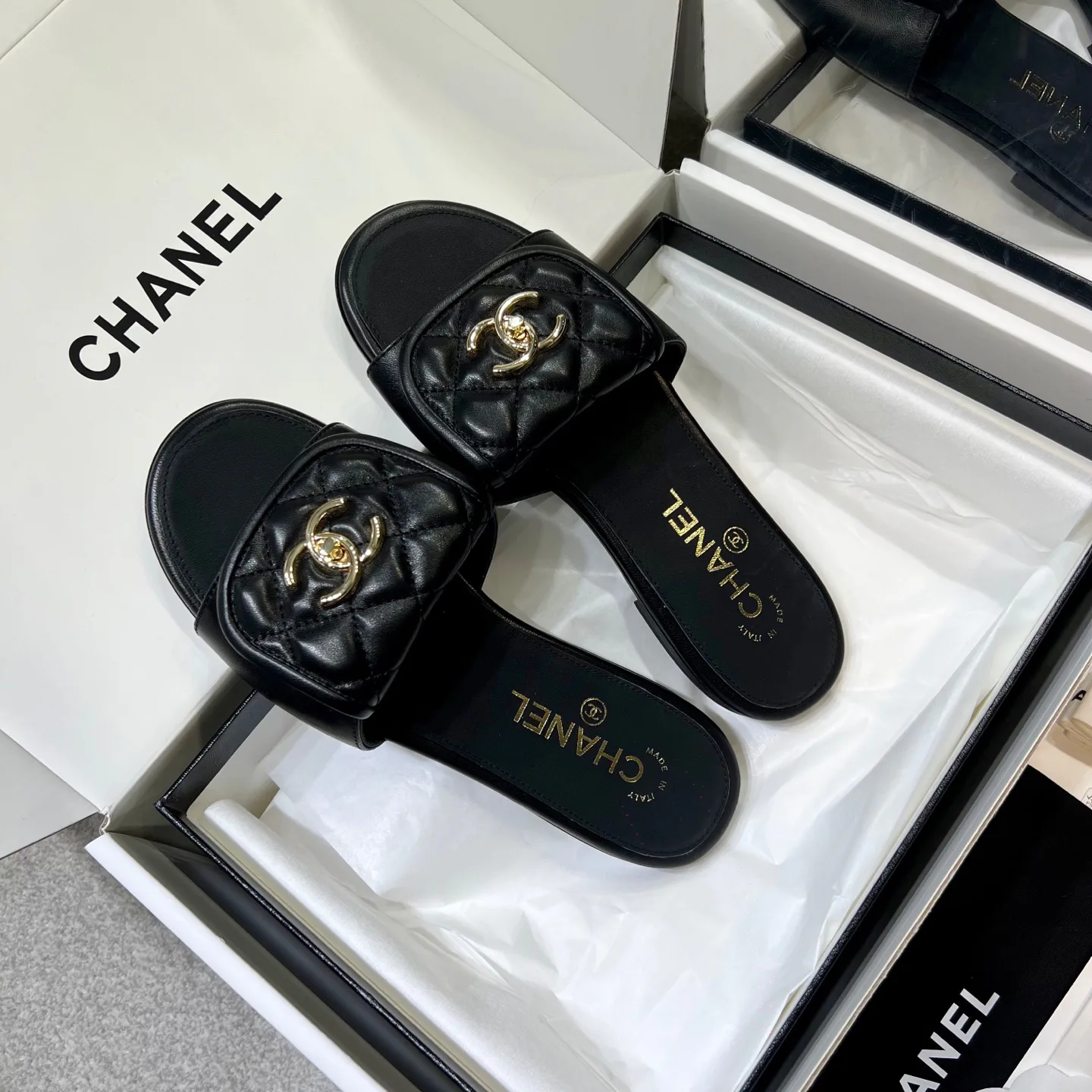 Шлепанцы Женские Chanel 5618676