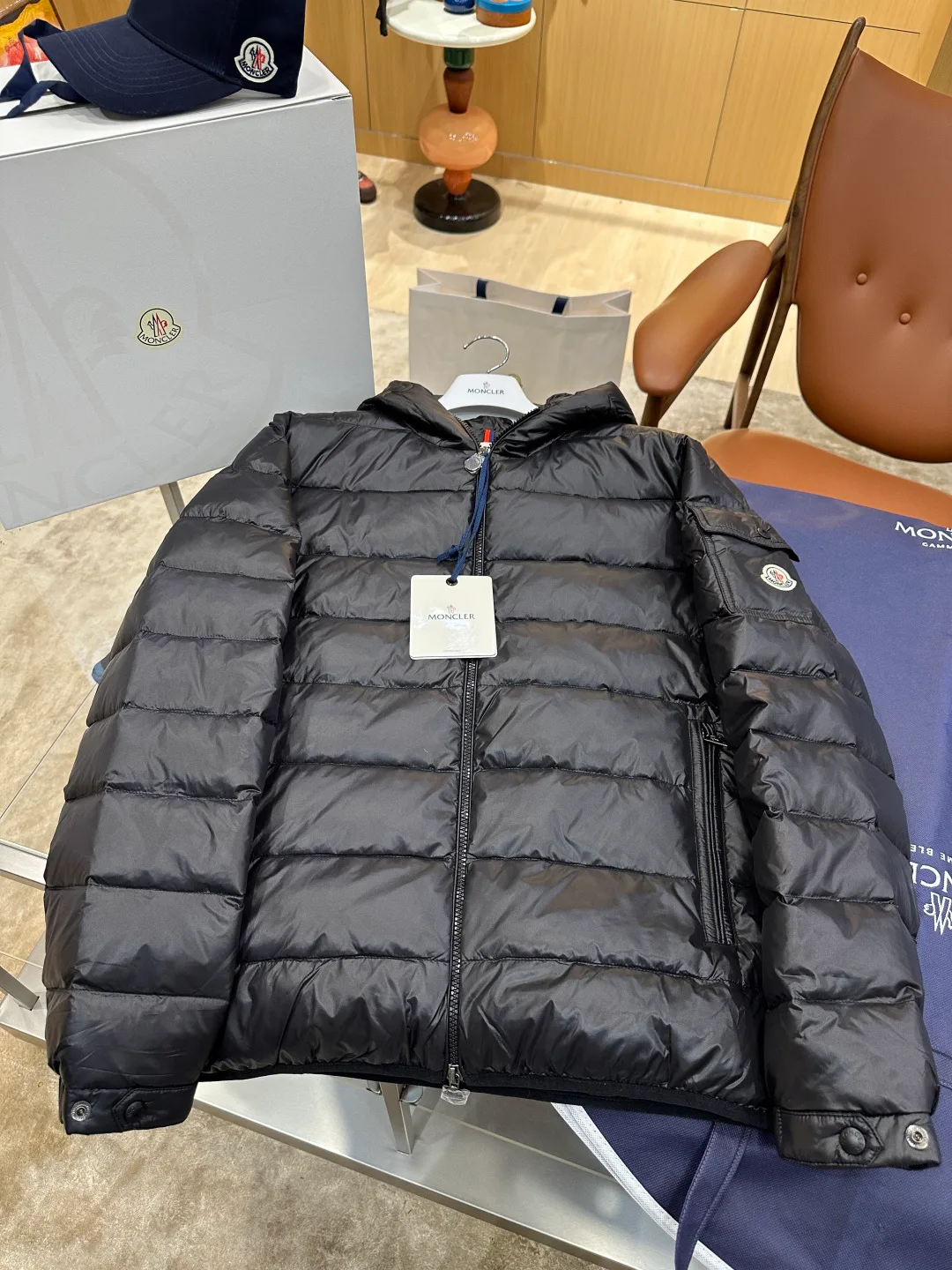 Куртки И Пуховики Мужские Moncler 18209649