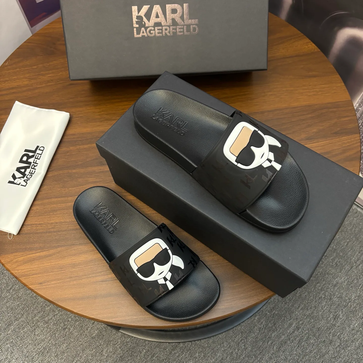 Шлепанцы Женские Karl Lagerfeld 10776053