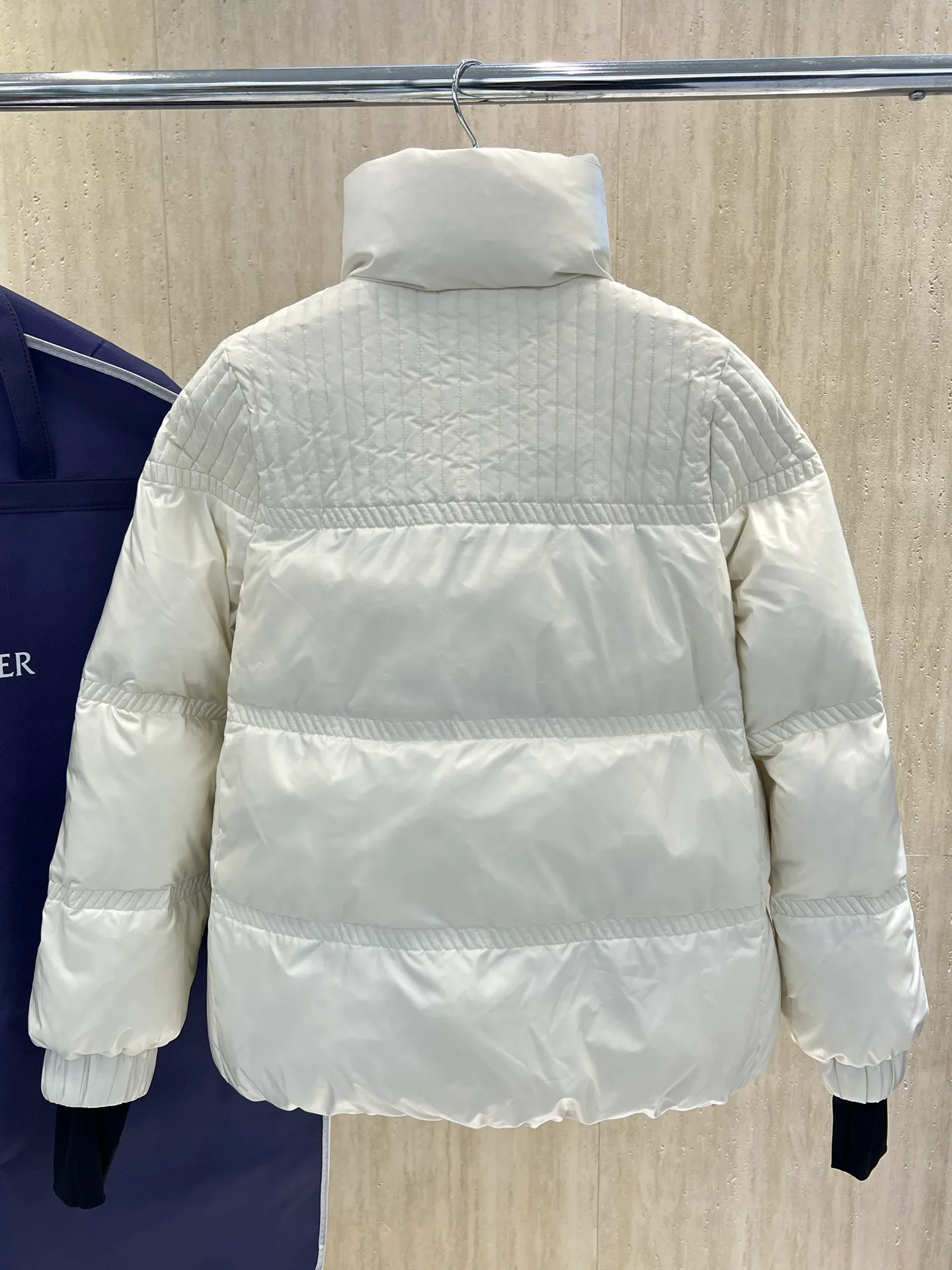 Куртки И Пуховики Мужские Moncler 18231503