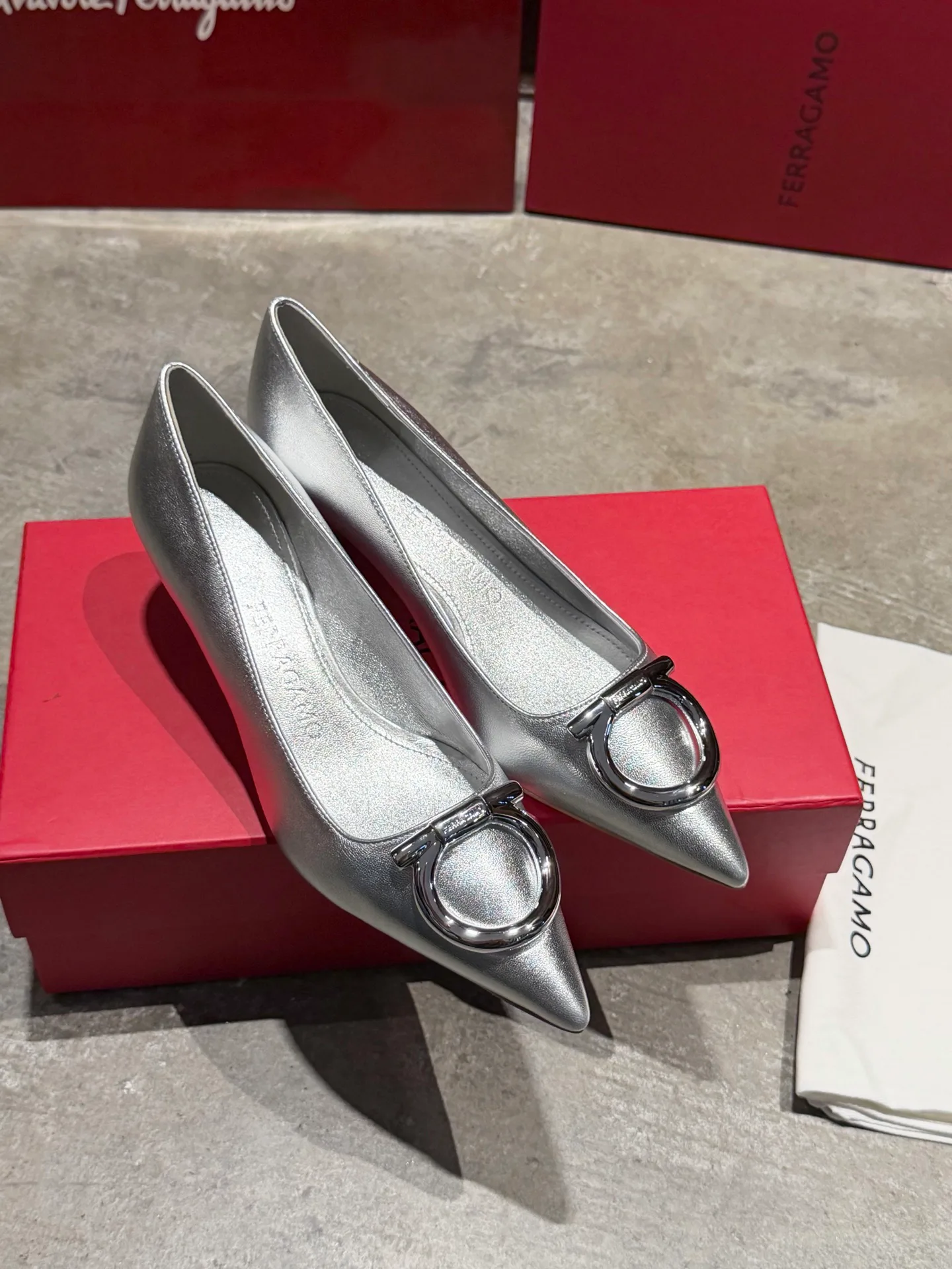 Туфли Женские Salvatore Ferragamo 17897961