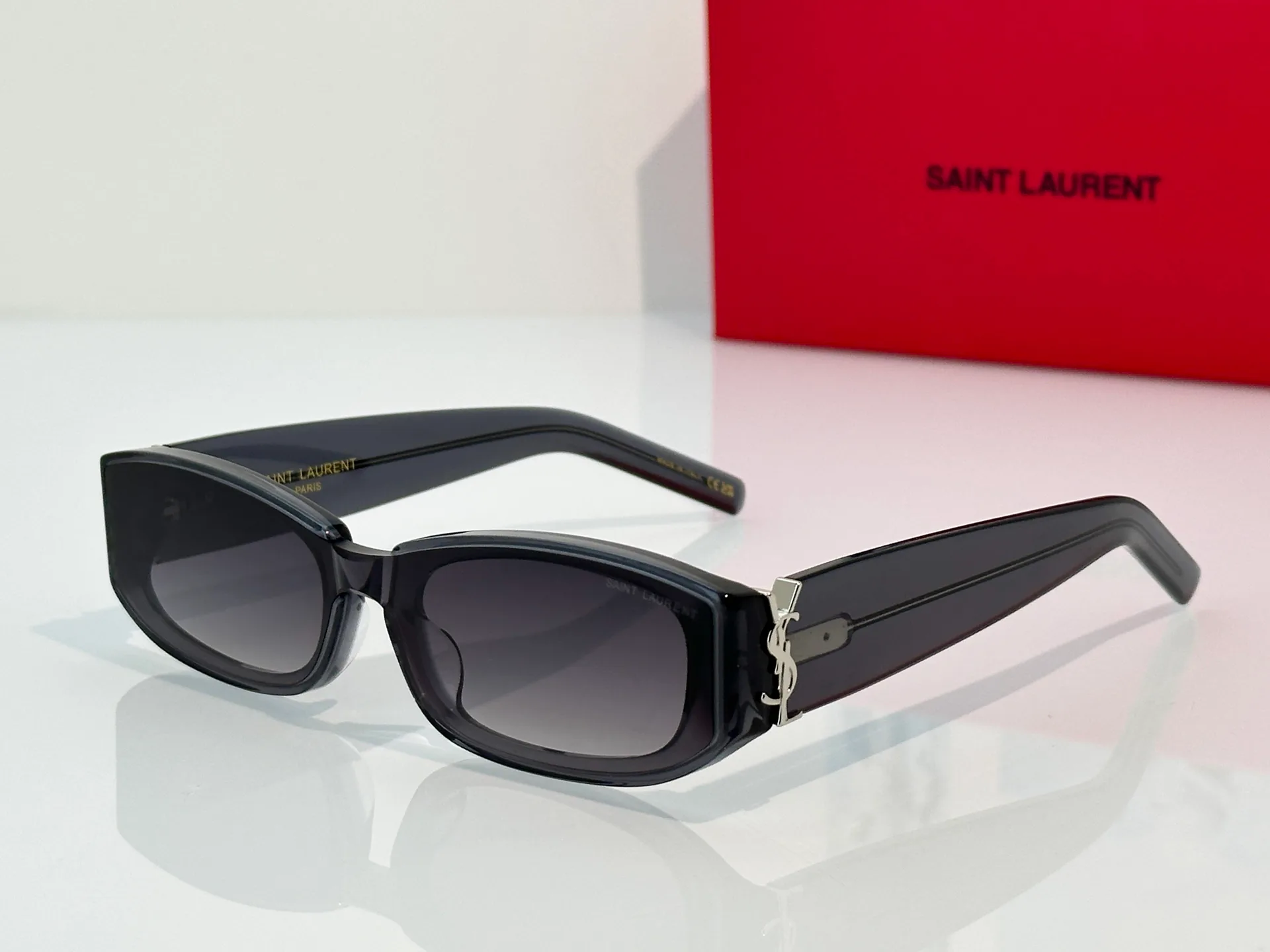 Очки Saint Laurent 18246218