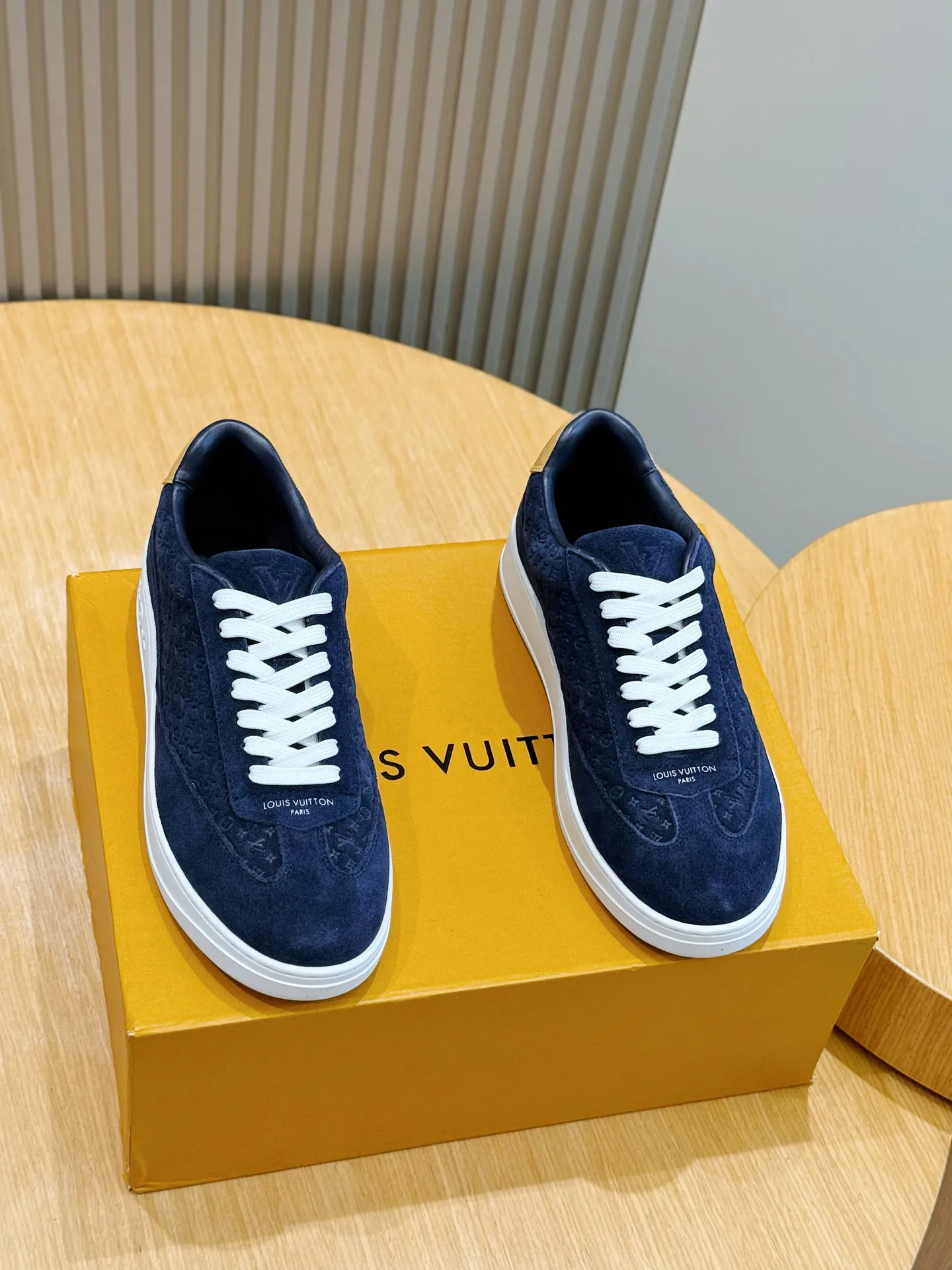 Кроссовки Мужские Louis Vuitton 18876648