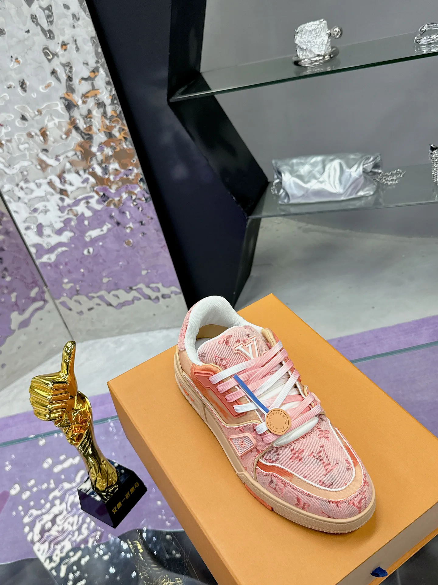 Кроссовки Женские Louis Vuitton 52670