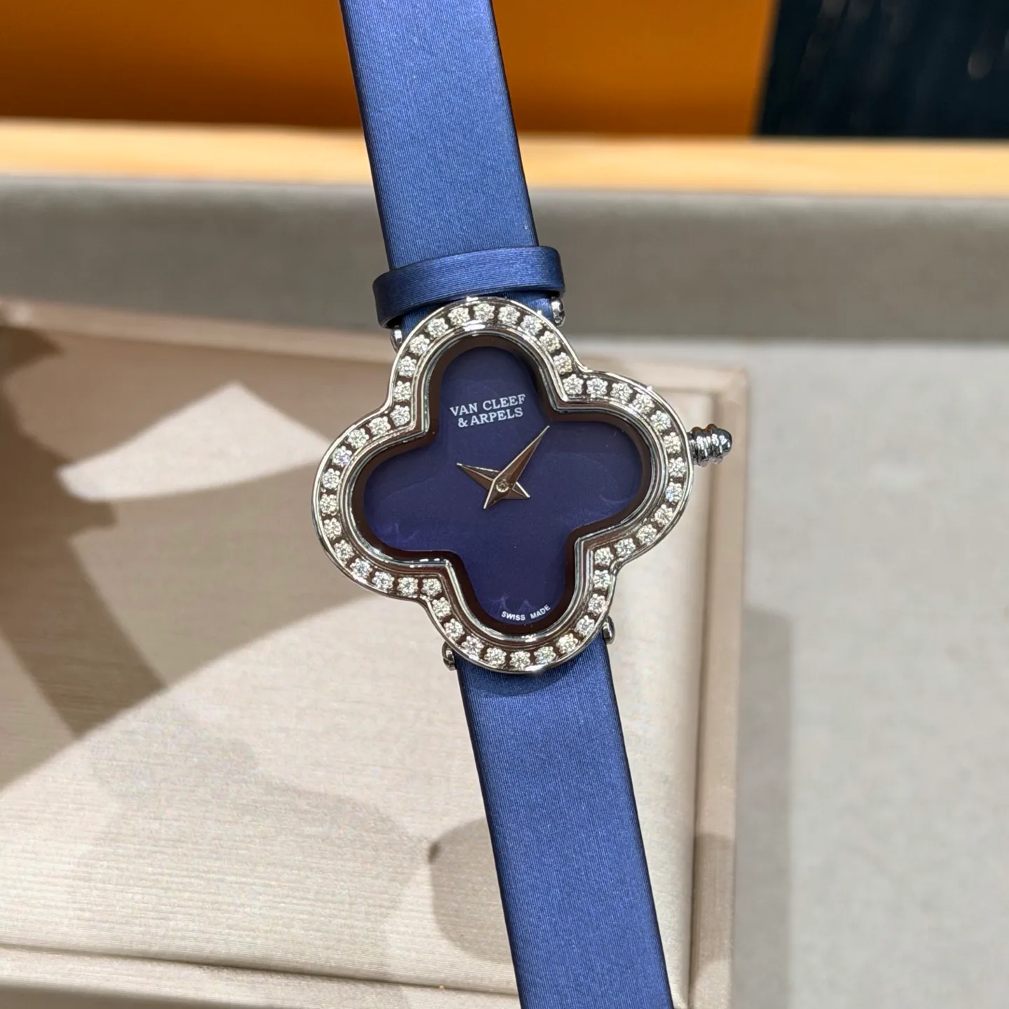 Часы Женские Van Cleef & Arpels 17415092