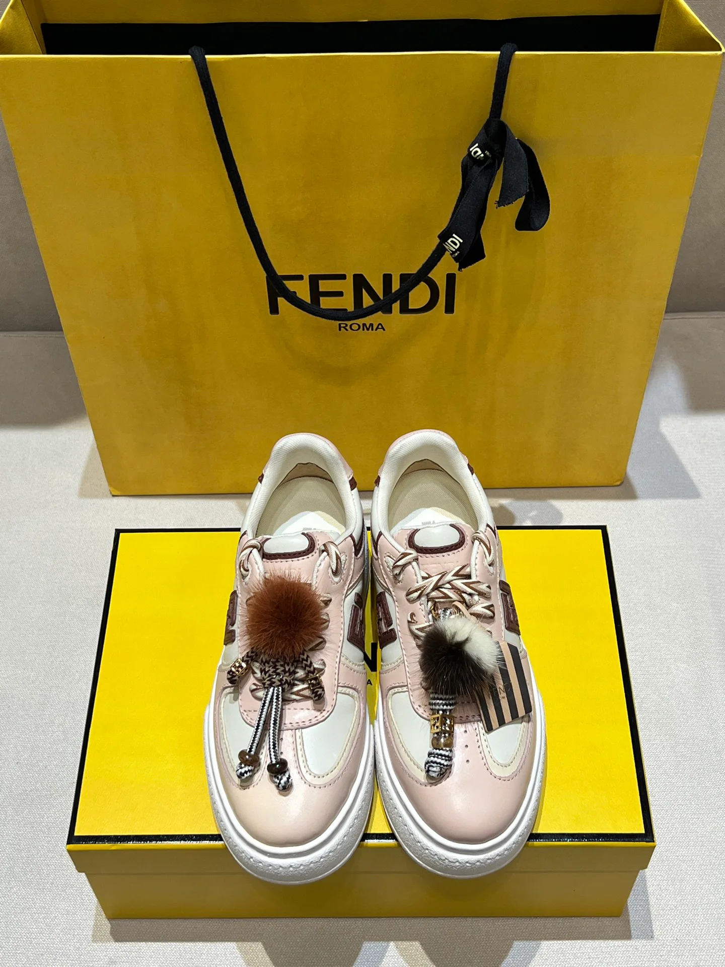 Кроссовки Женские Fendi 18020651