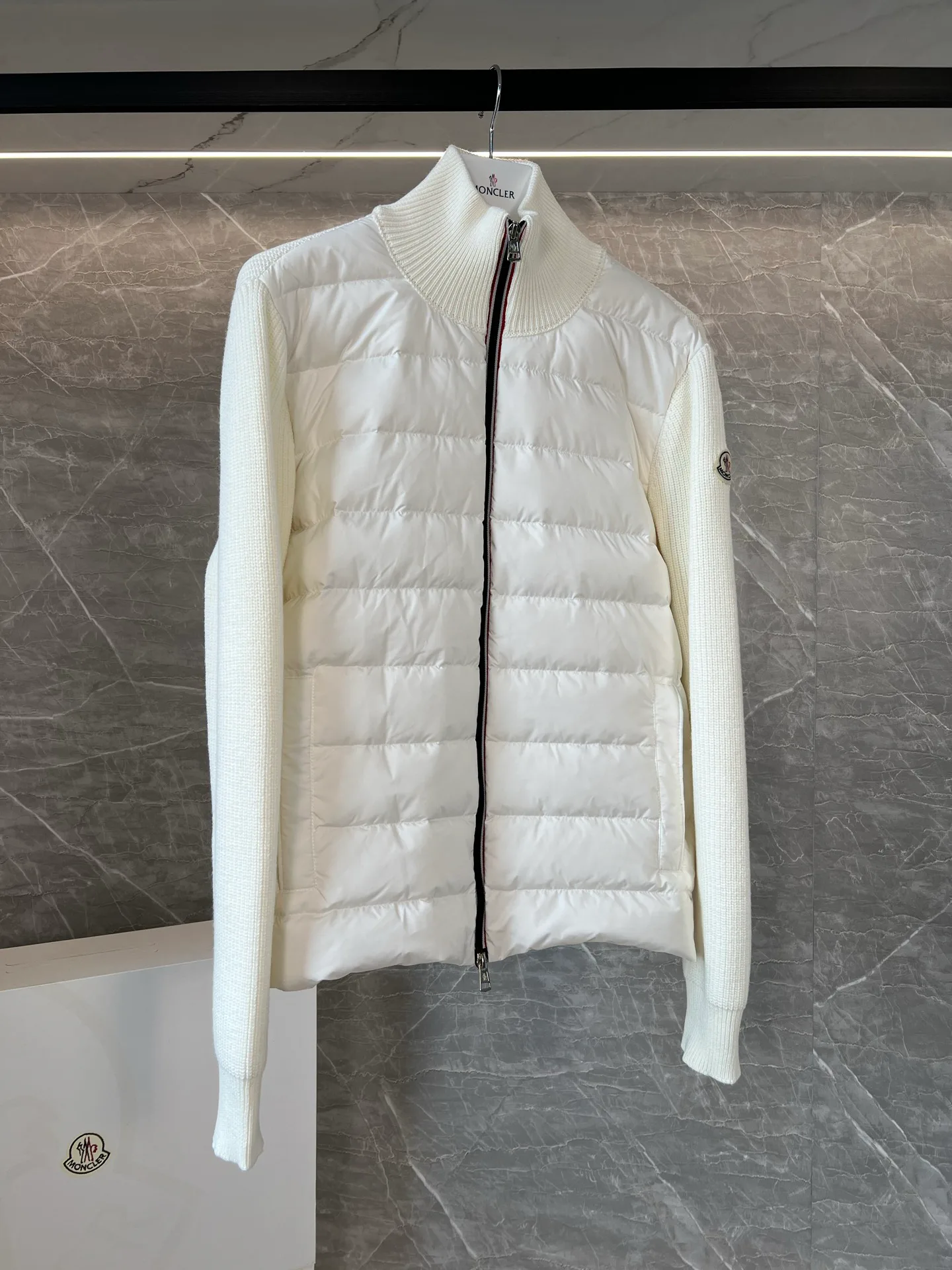 Куртки И Пуховики Женские Moncler 18599797