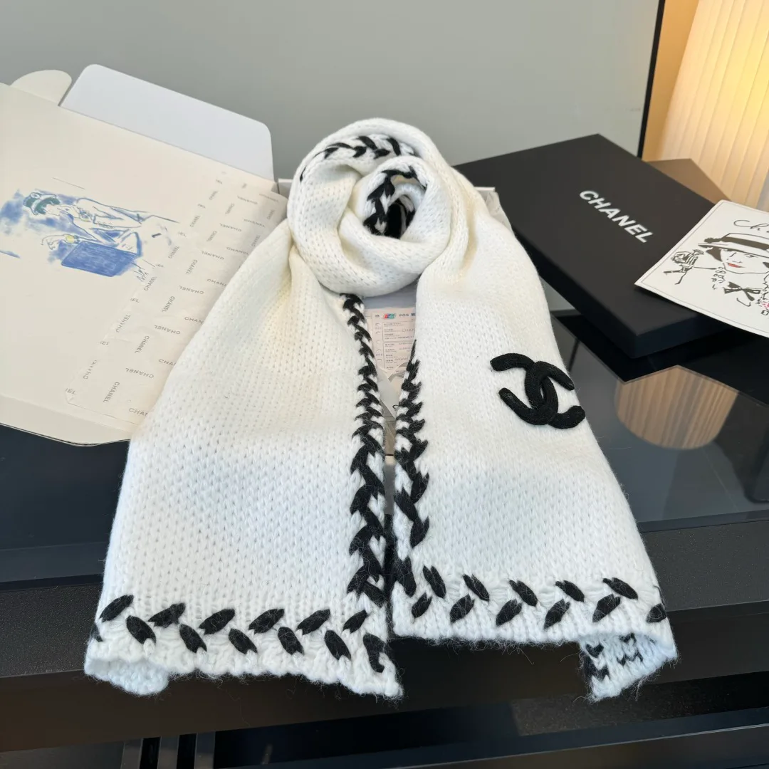 Шарфы Chanel 18275036