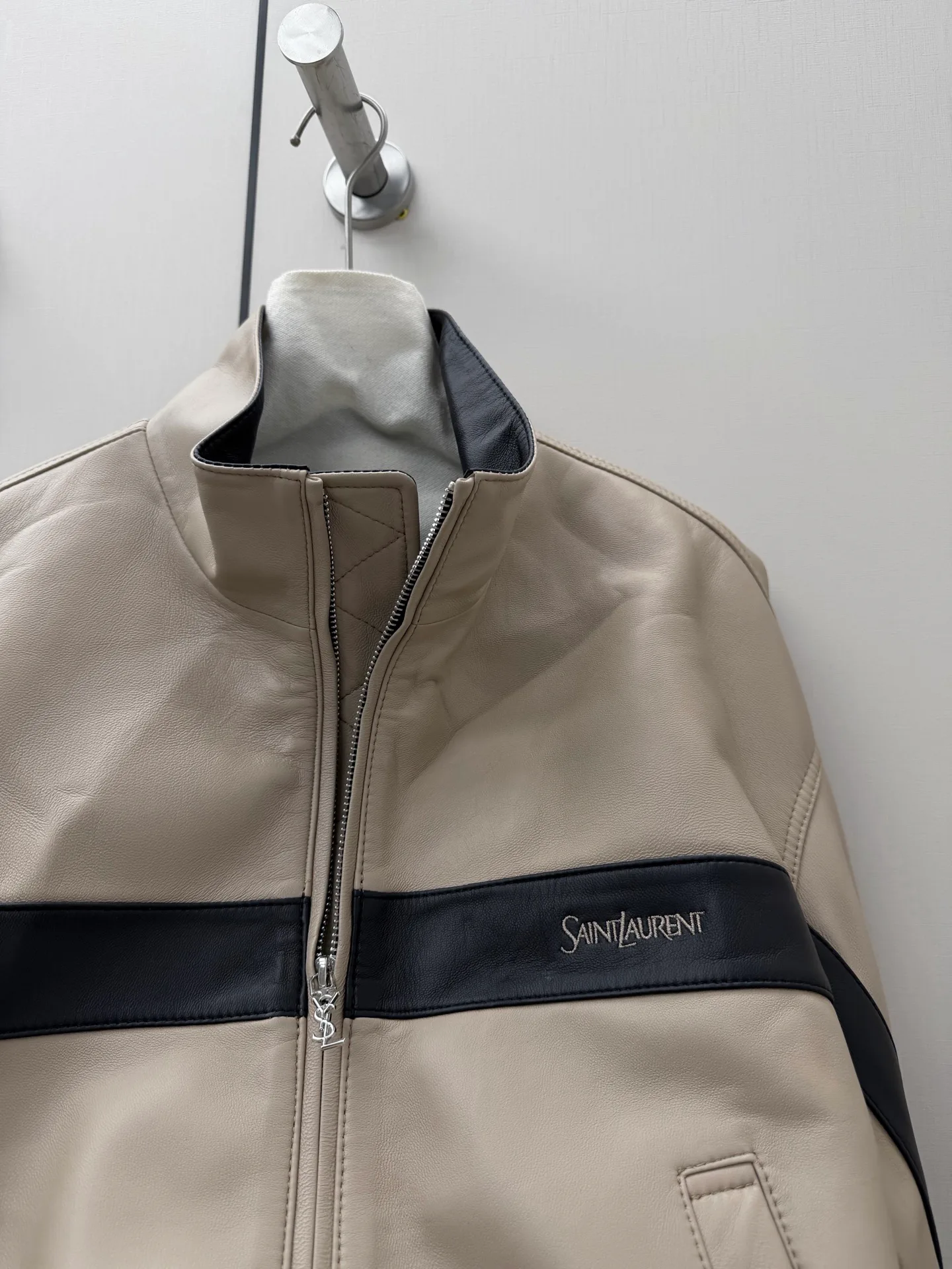 Кожаные Куртки И Дублёнки Женские Saint Laurent 18016050