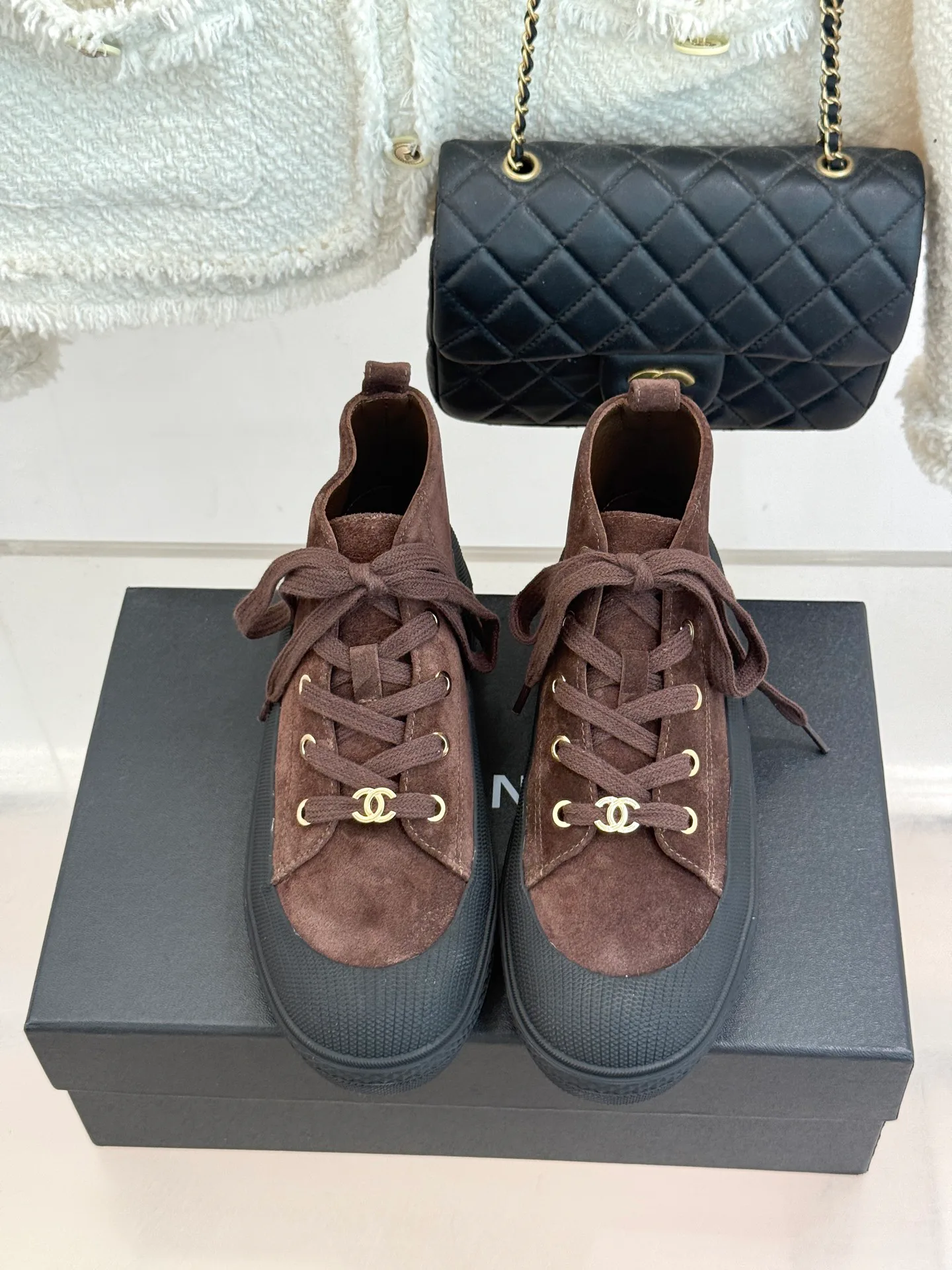 Кроссовки Женские Chanel 18360421