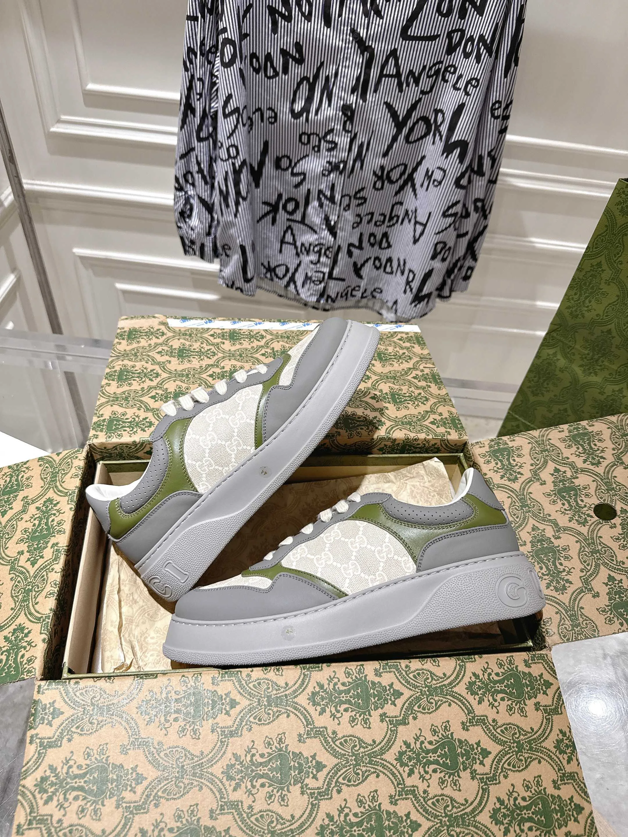 Кроссовки Женские Gucci 354761