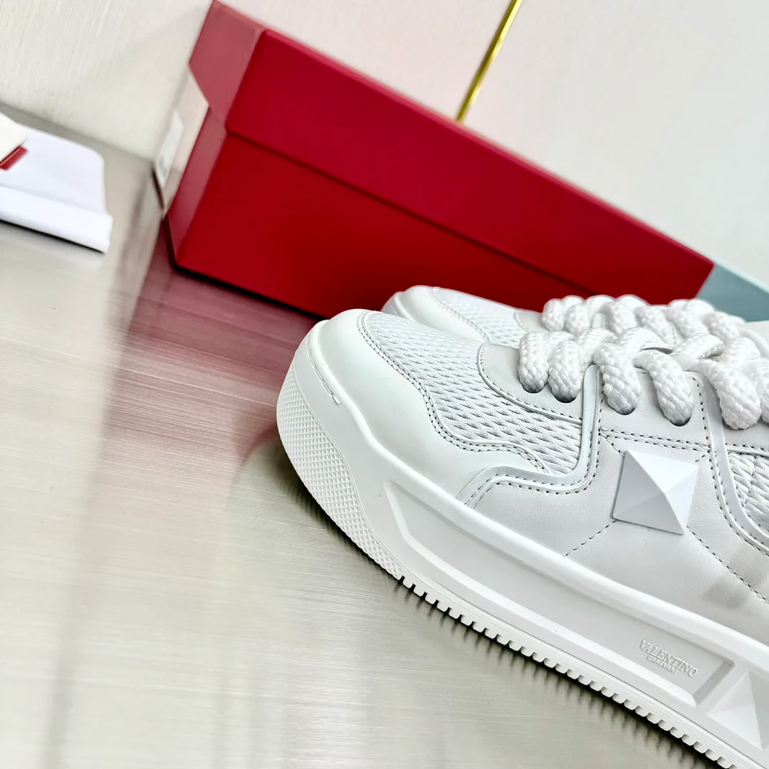 Кроссовки Женские Valentino 17955022
