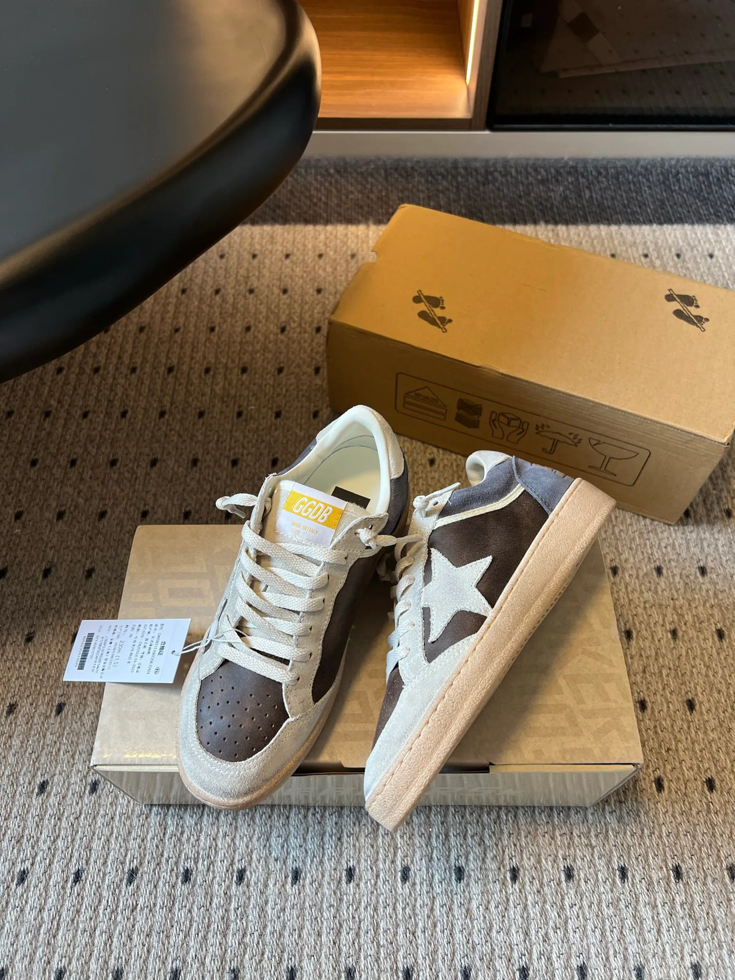 Кроссовки Женские Golden Goose 18137503